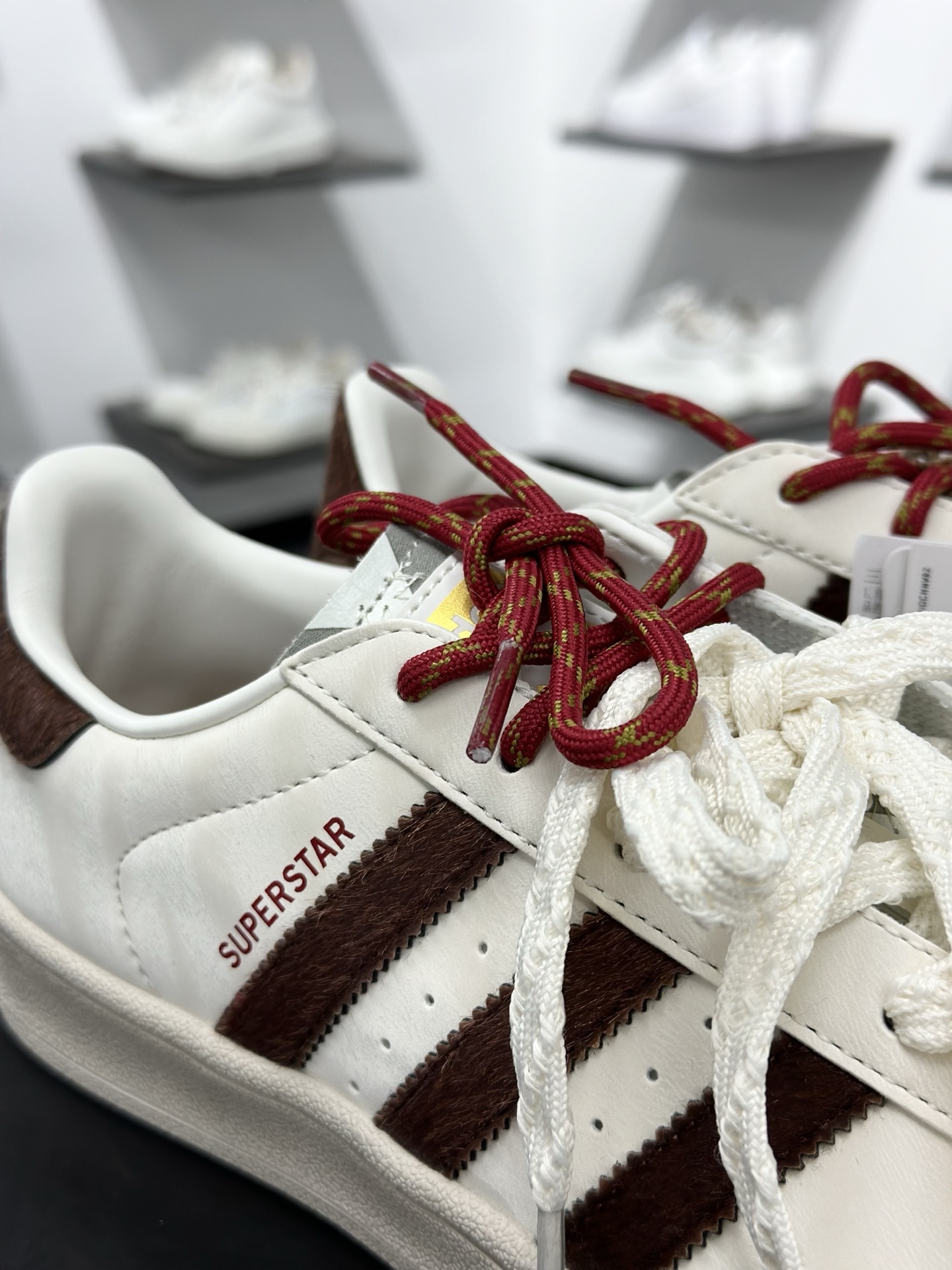 Adidas Originals Superstar贝壳头系列 阿迪达斯 三叶草低帮经典百搭休闲运动板鞋 KJ6293-Top High Quatity Cheap Sneakers Fashion Clothing Clothes Bags handbags Shoes of all Brand wholesale With The best Quality And Beautiful Price from China Factory Chinese suppliers wholesaler seller Adidas Originals Superstar贝壳头系列 阿迪达斯 三叶草低帮经典百搭休闲运动板鞋 KJ6293