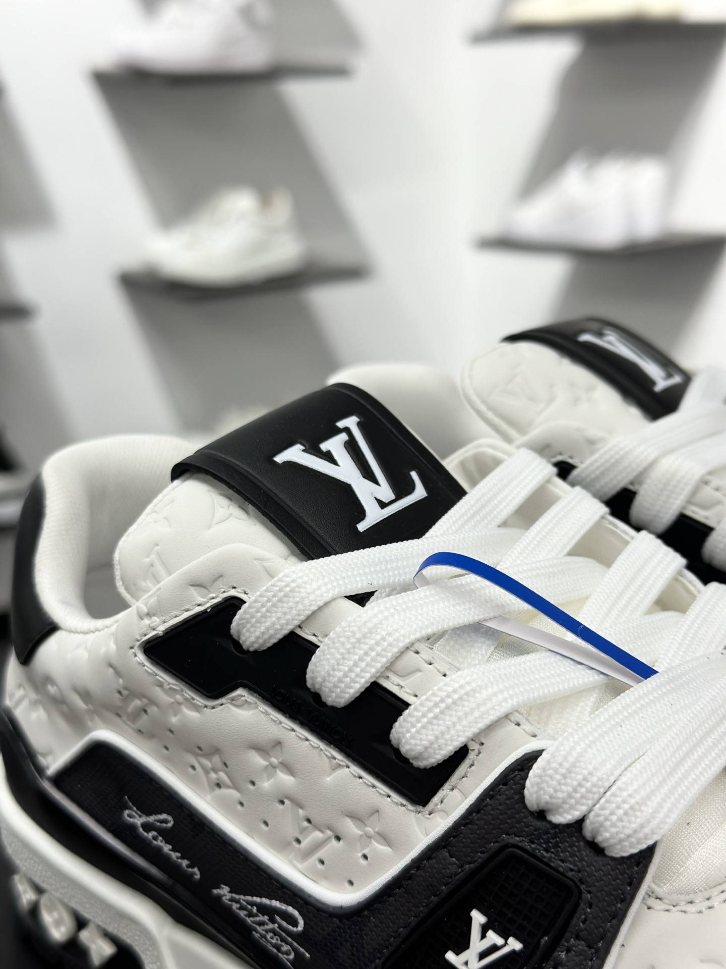 500 Lv Trainer X1 Max 版本 高奢经典巅峰顶级高端复刻-Chinese UA Cheap High Quatity Brand Clothes Bags handbags Sneakers wholesale wholesaler seller from China Factory suppliers Fashion Clothing Shoes best Quality Beautiful Price 500 Lv Trainer X1 Max 版本 高奢经典巅峰顶级高端复刻