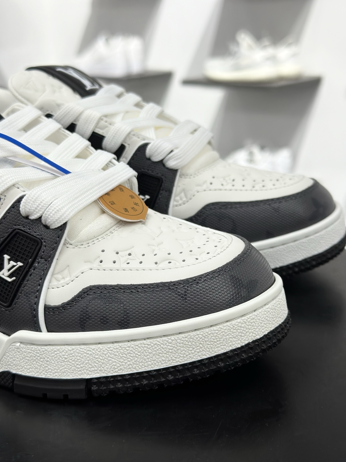 500 Lv Trainer X1 Max 版本 高奢经典巅峰顶级高端复刻-Chinese UA Cheap High Quatity Brand Clothes Bags handbags Sneakers wholesale wholesaler seller from China Factory suppliers Fashion Clothing Shoes best Quality Beautiful Price 500 Lv Trainer X1 Max 版本 高奢经典巅峰顶级高端复刻