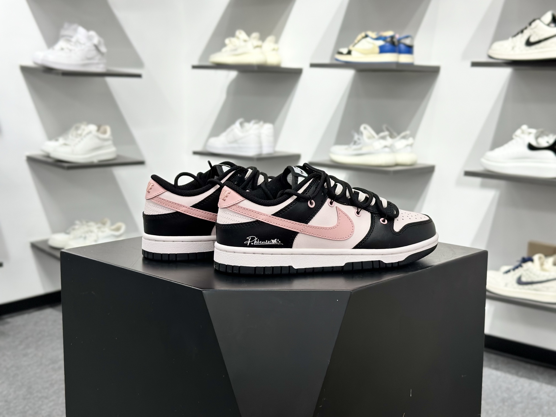 Nike SB Dunk Low 黑粉 解构绑带 BP1120-059-Top High Quatity Cheap Sneakers Fashion Clothing Clothes Bags handbags Shoes of all Brand wholesale With The best Quality And Beautiful Price from China Factory Chinese suppliers wholesaler seller Nike SB Dunk Low 黑粉 解构绑带 BP1120-059
