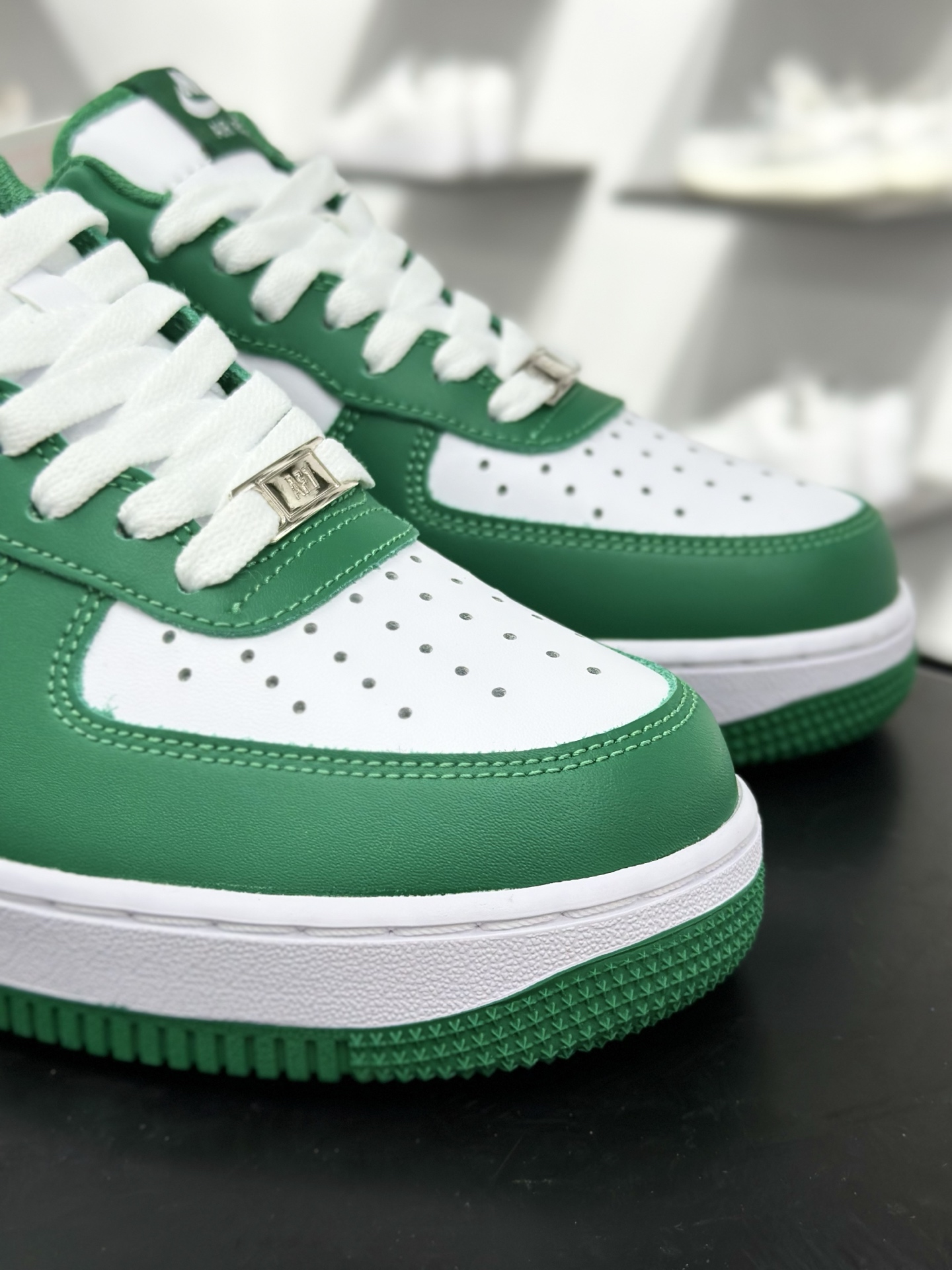 200 NIKE AIR FORCE 1‘07 FJ4146-122-Chinese UA Cheap High Quatity Brand Clothes Bags handbags Sneakers wholesale wholesaler seller from China Factory suppliers Fashion Clothing Shoes best Quality Beautiful Price 200 NIKE AIR FORCE 1‘07 FJ4146-122