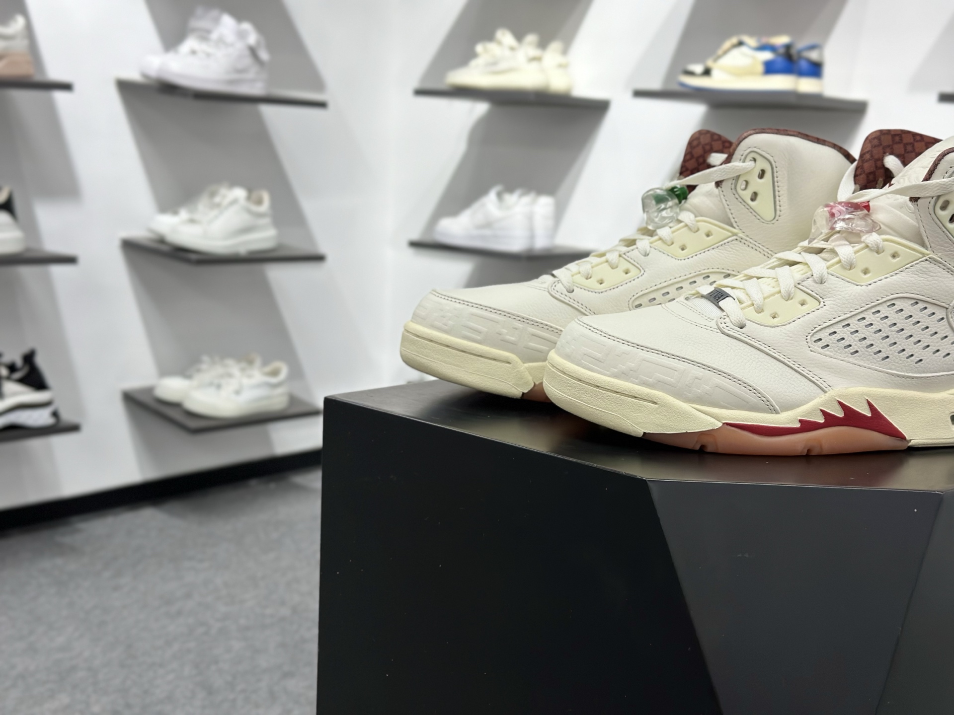 Jordan Air Jordan 5 “EL GRITO”舒适百搭 防滑耐磨 中帮 复古篮球鞋 男款 白绿色 HF8833-100-Top High Quatity Cheap Sneakers Fashion Clothing Clothes Bags handbags Shoes of all Brand wholesale With The best Quality And Beautiful Price from China Factory Chinese suppliers wholesaler seller Jordan Air Jordan 5 “EL GRITO”舒适百搭 防滑耐磨 中帮 复古篮球鞋 男款 白绿色 HF8833-100