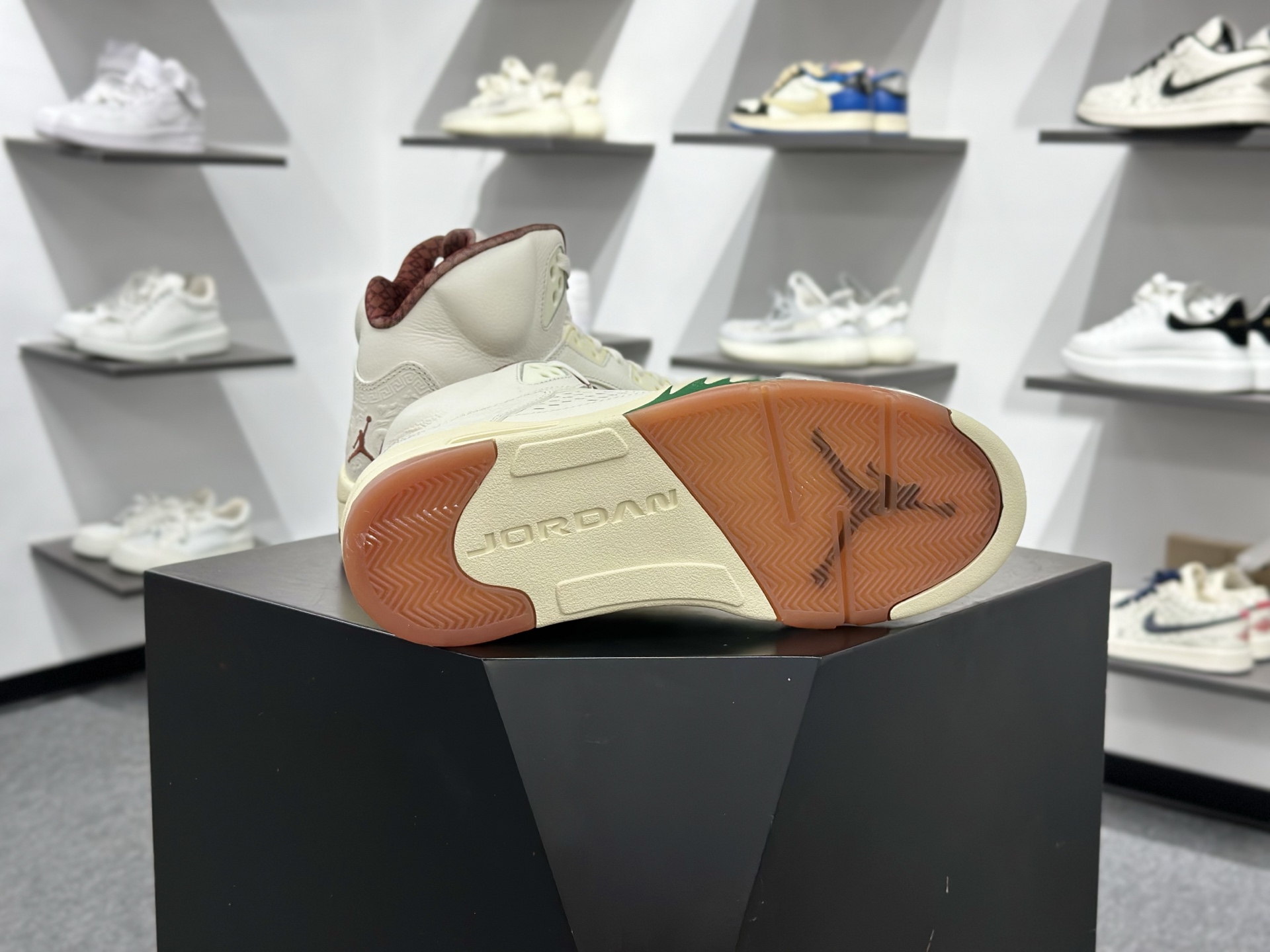 Jordan Air Jordan 5 “EL GRITO”舒适百搭 防滑耐磨 中帮 复古篮球鞋 男款 白绿色 HF8833-100-Top High Quatity Cheap Sneakers Fashion Clothing Clothes Bags handbags Shoes of all Brand wholesale With The best Quality And Beautiful Price from China Factory Chinese suppliers wholesaler seller Jordan Air Jordan 5 “EL GRITO”舒适百搭 防滑耐磨 中帮 复古篮球鞋 男款 白绿色 HF8833-100