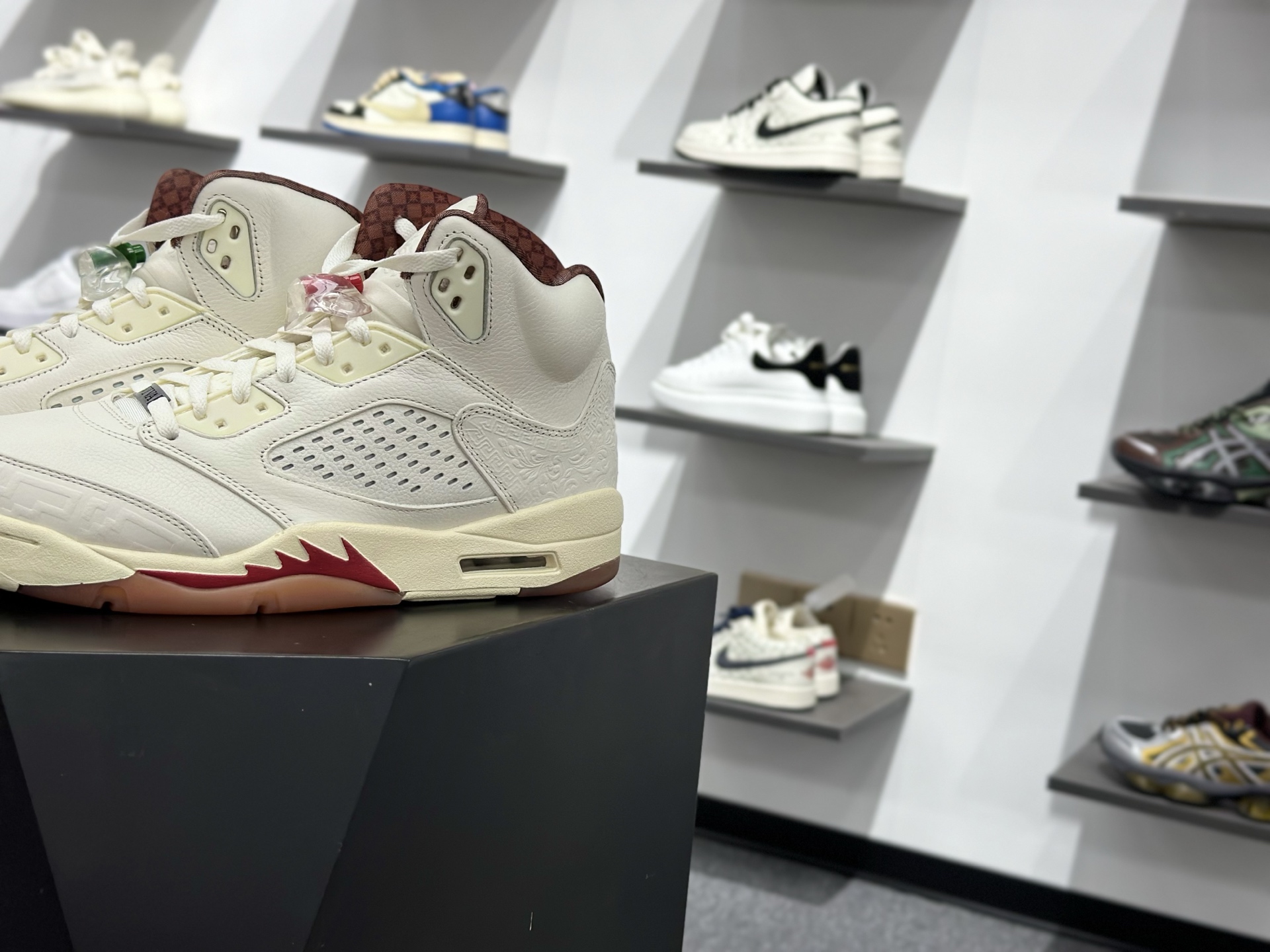 Jordan Air Jordan 5 “EL GRITO”舒适百搭 防滑耐磨 中帮 复古篮球鞋 男款 白绿色 HF8833-100-Top High Quatity Cheap Sneakers Fashion Clothing Clothes Bags handbags Shoes of all Brand wholesale With The best Quality And Beautiful Price from China Factory Chinese suppliers wholesaler seller Jordan Air Jordan 5 “EL GRITO”舒适百搭 防滑耐磨 中帮 复古篮球鞋 男款 白绿色 HF8833-100