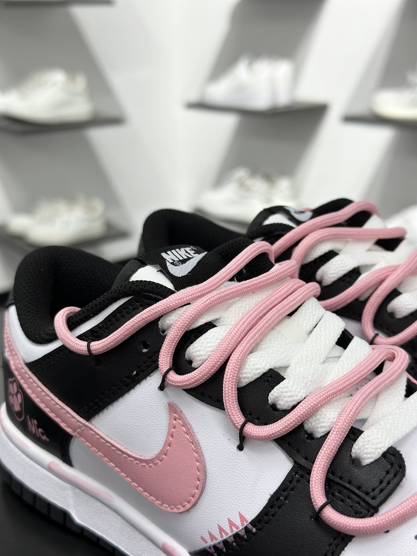 NIKE DUNK SB LOW 全新配色 解构系列 定制Dunk SB顾名思义 DD1503-101-Top High Quatity Cheap Sneakers Fashion Clothing Clothes Bags handbags Shoes of all Brand wholesale With The best Quality And Beautiful Price from China Factory Chinese suppliers wholesaler seller NIKE DUNK SB LOW 全新配色 解构系列 定制Dunk SB顾名思义 DD1503-101
