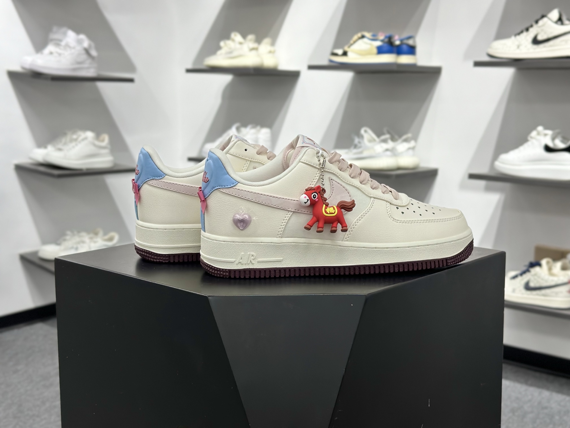 220 NIKE AIR FORCE 1‘07 LV8 IQ4937-161-Chinese UA Cheap High Quatity Brand Clothes Bags handbags Sneakers wholesale wholesaler seller from China Factory suppliers Fashion Clothing Shoes best Quality Beautiful Price 220 NIKE AIR FORCE 1‘07 LV8 IQ4937-161