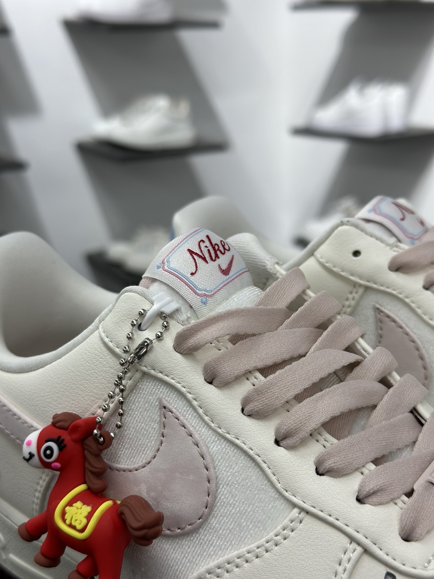 220 NIKE AIR FORCE 1‘07 LV8 IQ4937-161-Chinese UA Cheap High Quatity Brand Clothes Bags handbags Sneakers wholesale wholesaler seller from China Factory suppliers Fashion Clothing Shoes best Quality Beautiful Price 220 NIKE AIR FORCE 1‘07 LV8 IQ4937-161
