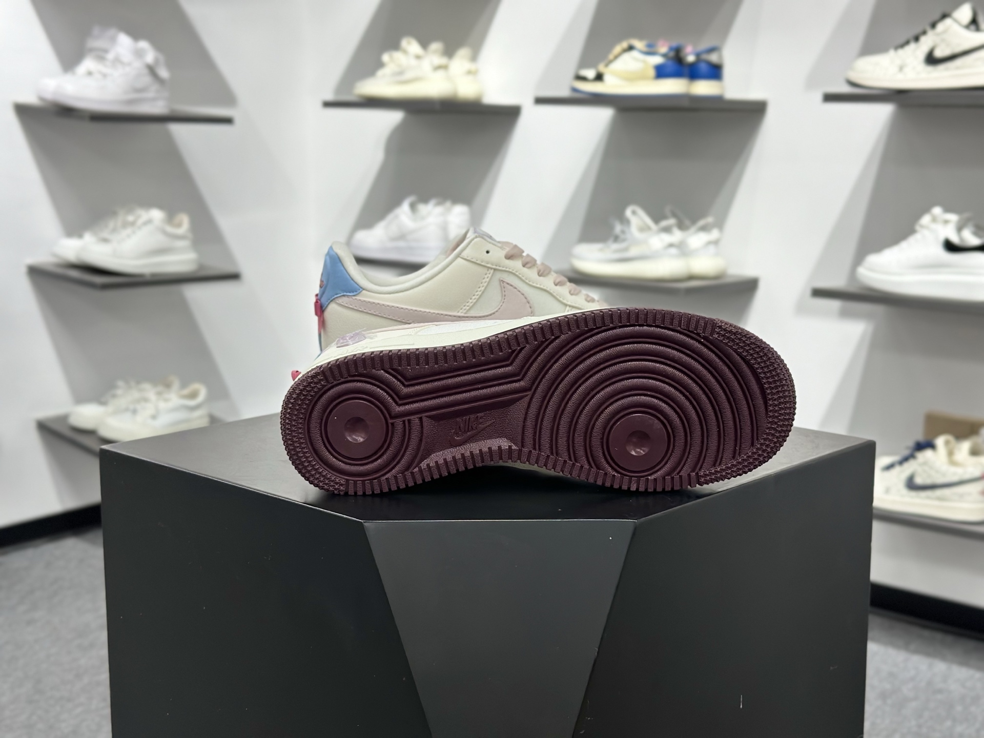 220 NIKE AIR FORCE 1‘07 LV8 IQ4937-161-Chinese UA Cheap High Quatity Brand Clothes Bags handbags Sneakers wholesale wholesaler seller from China Factory suppliers Fashion Clothing Shoes best Quality Beautiful Price 220 NIKE AIR FORCE 1‘07 LV8 IQ4937-161