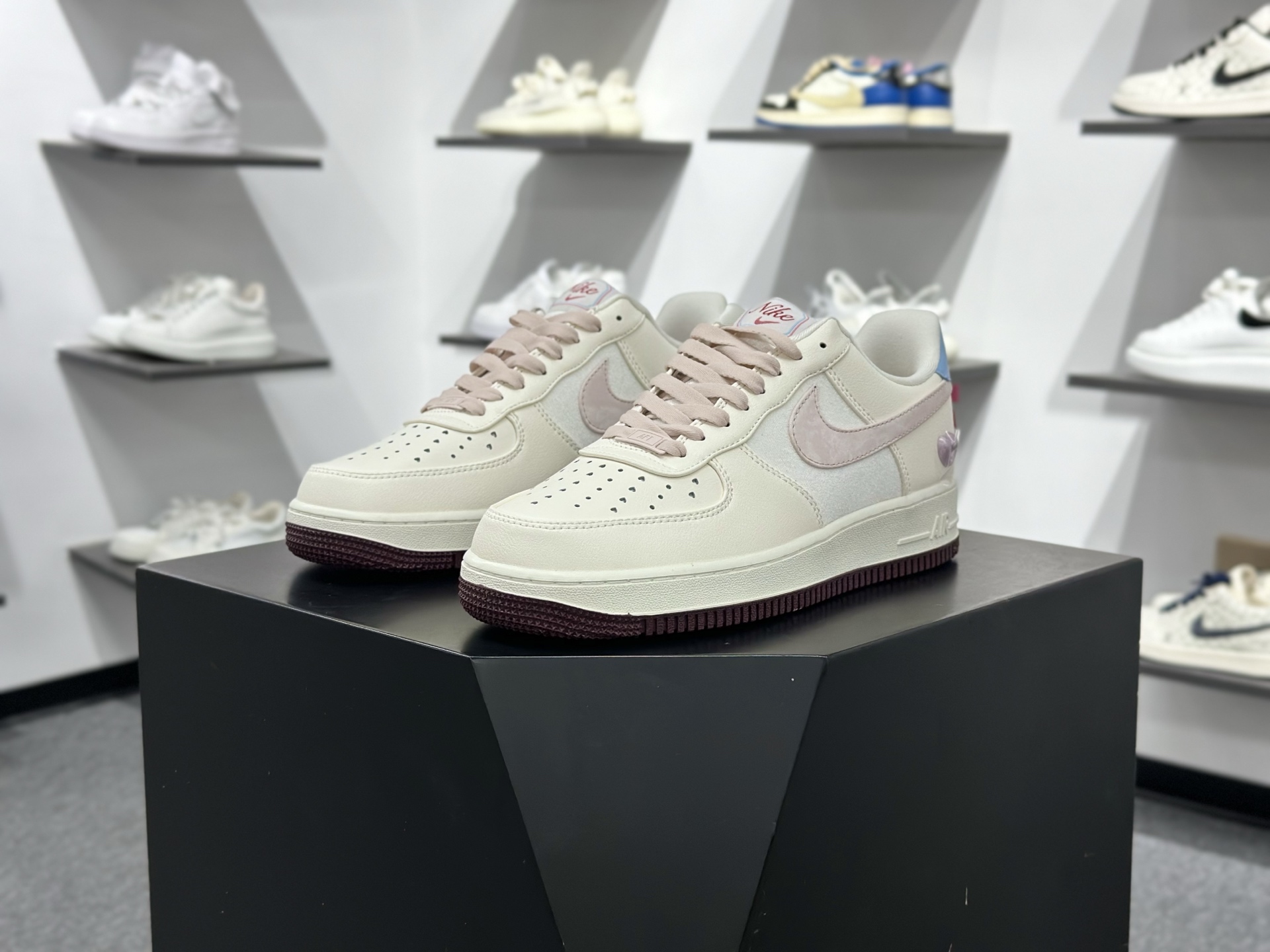 220 NIKE AIR FORCE 1‘07 LV8 IQ4937-161-Chinese UA Cheap High Quatity Brand Clothes Bags handbags Sneakers wholesale wholesaler seller from China Factory suppliers Fashion Clothing Shoes best Quality Beautiful Price 220 NIKE AIR FORCE 1‘07 LV8 IQ4937-161