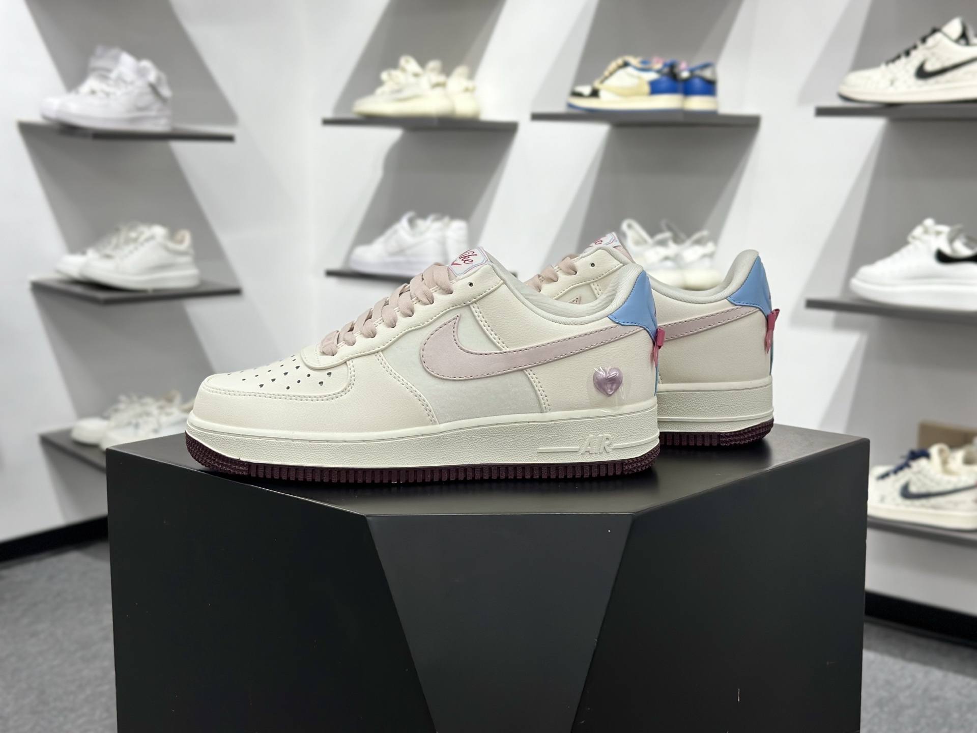 220 NIKE AIR FORCE 1‘07 LV8 IQ4937-161-Chinese UA Cheap High Quatity Brand Clothes Bags handbags Sneakers wholesale wholesaler seller from China Factory suppliers Fashion Clothing Shoes best Quality Beautiful Price 220 NIKE AIR FORCE 1‘07 LV8 IQ4937-161