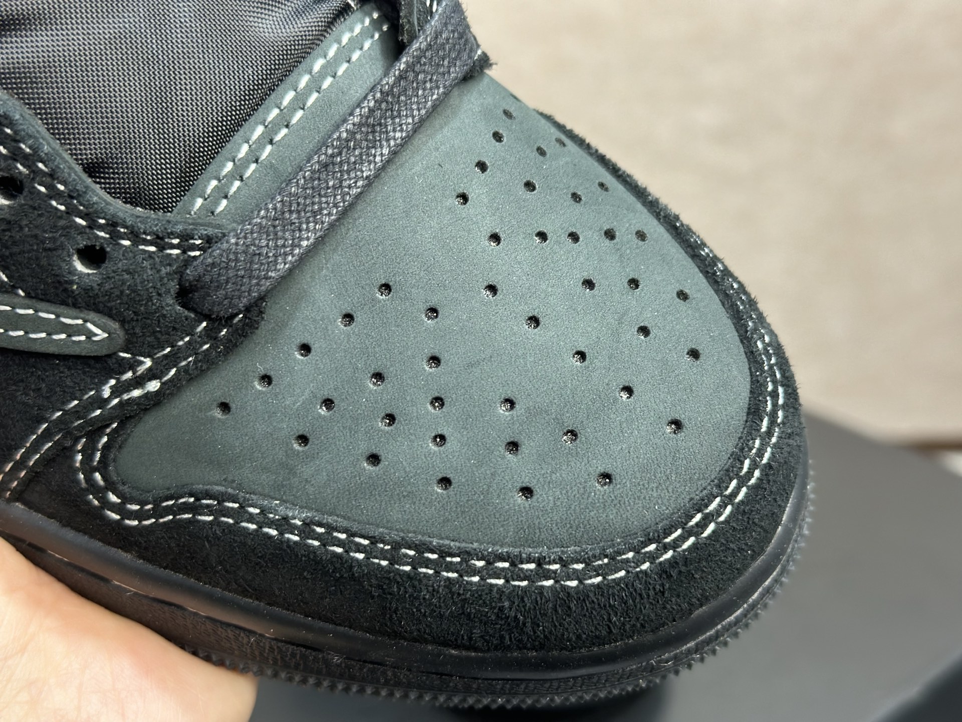 260 倒钩黑幻影 暗黑质感拉满的街头神鞋 Travis Scott x AJ1 Low 黑幻影倒钩 DM7866-001-Chinese UA Cheap High Quatity Brand Clothes Bags handbags Sneakers wholesale wholesaler seller from China Factory suppliers Fashion Clothing Shoes best Quality Beautiful Price 260 倒钩黑幻影 暗黑质感拉满的街头神鞋 Travis Scott x AJ1 Low 黑幻影倒钩 DM7866-001