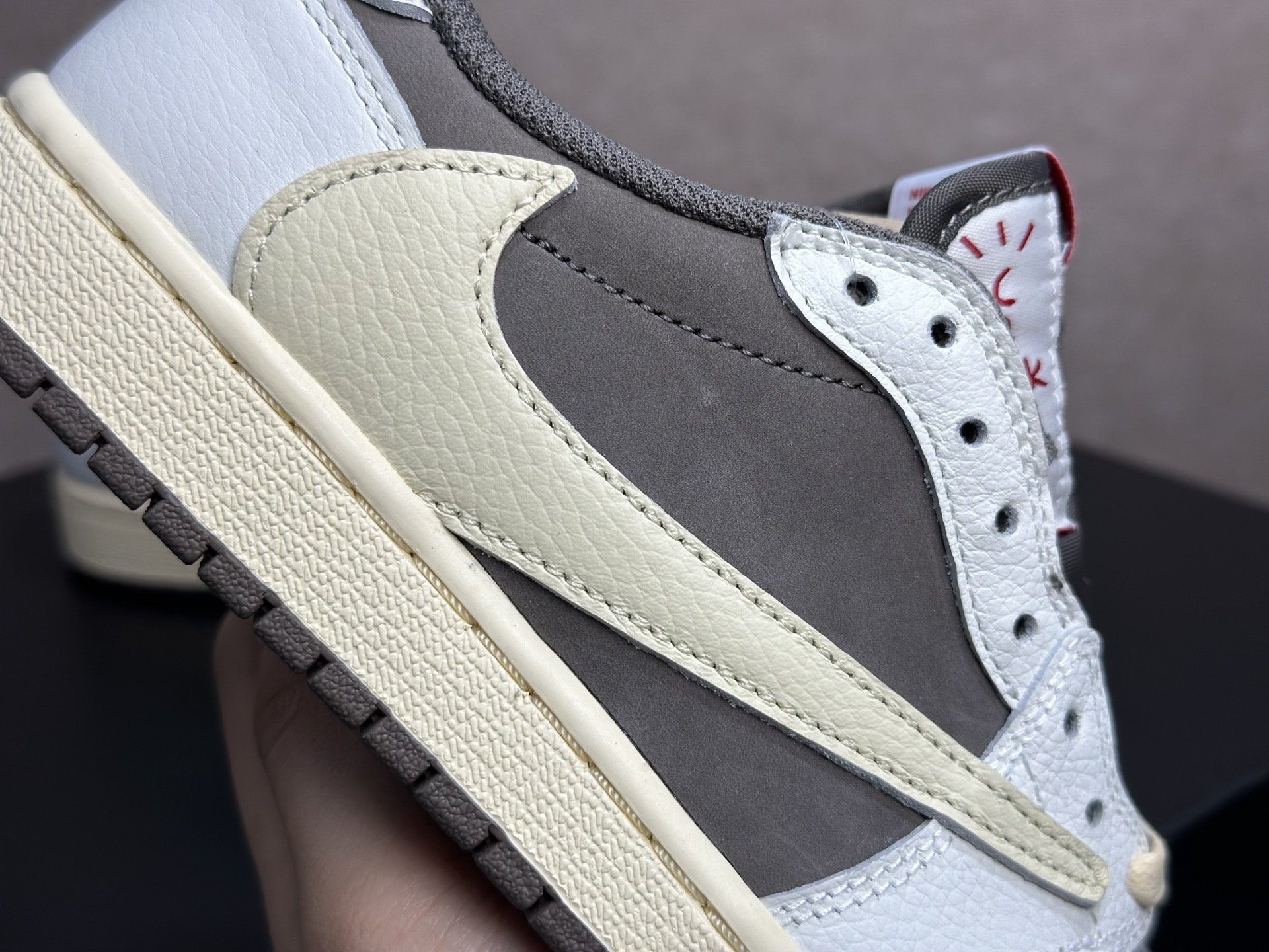 倒钩摩卡 复古质感拉满的美拉德神鞋 Travis Scott x AJ1 Low 摩卡倒钩 DM7866-162-Top High Quatity Cheap Sneakers Fashion Clothing Clothes Bags handbags Shoes of all Brand wholesale With The best Quality And Beautiful Price from China Factory Chinese suppliers wholesaler seller 倒钩摩卡 复古质感拉满的美拉德神鞋 Travis Scott x AJ1 Low 摩卡倒钩 DM7866-162