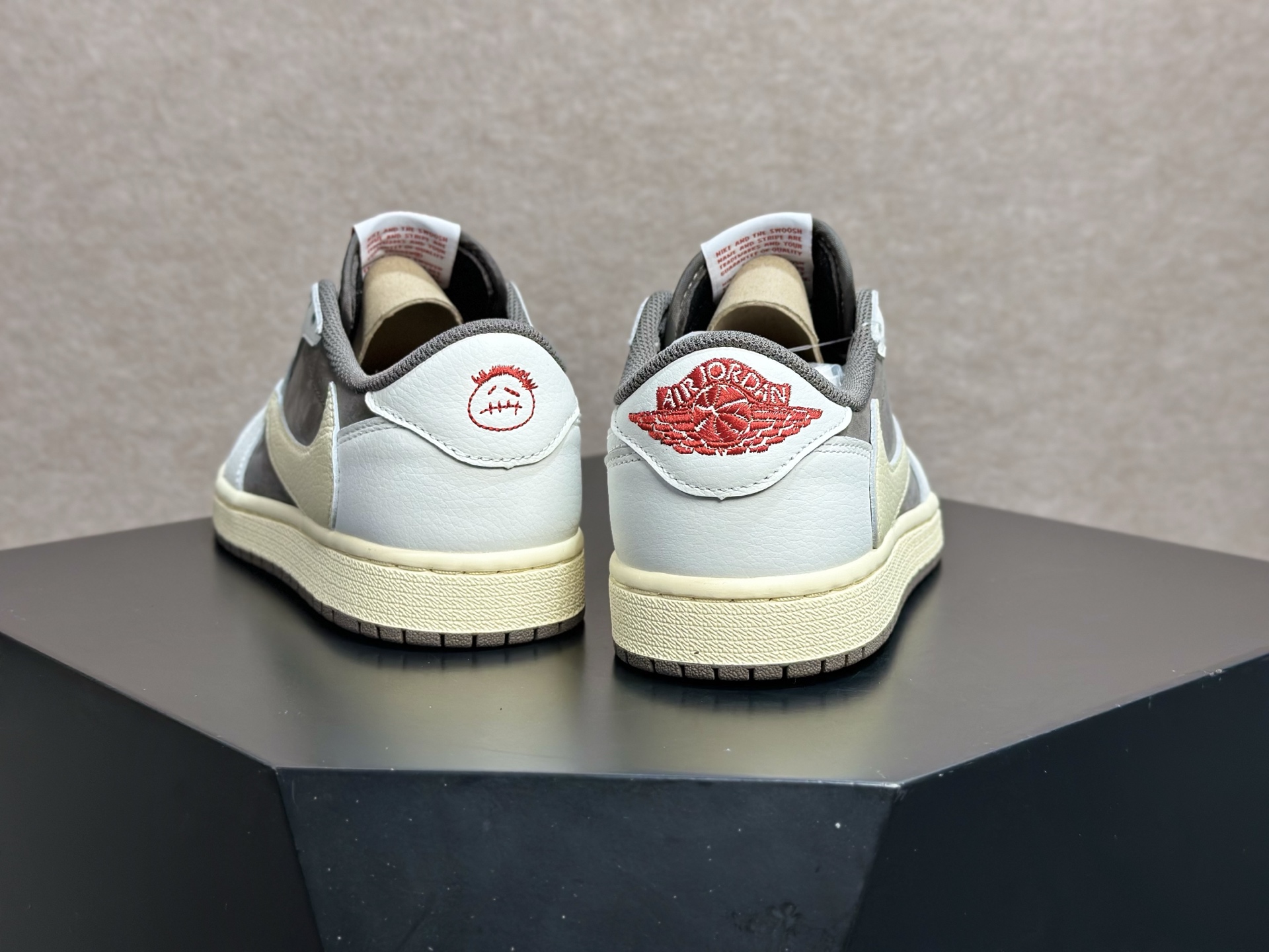 倒钩摩卡 复古质感拉满的美拉德神鞋 Travis Scott x AJ1 Low 摩卡倒钩 DM7866-162-Top High Quatity Cheap Sneakers Fashion Clothing Clothes Bags handbags Shoes of all Brand wholesale With The best Quality And Beautiful Price from China Factory Chinese suppliers wholesaler seller 倒钩摩卡 复古质感拉满的美拉德神鞋 Travis Scott x AJ1 Low 摩卡倒钩 DM7866-162