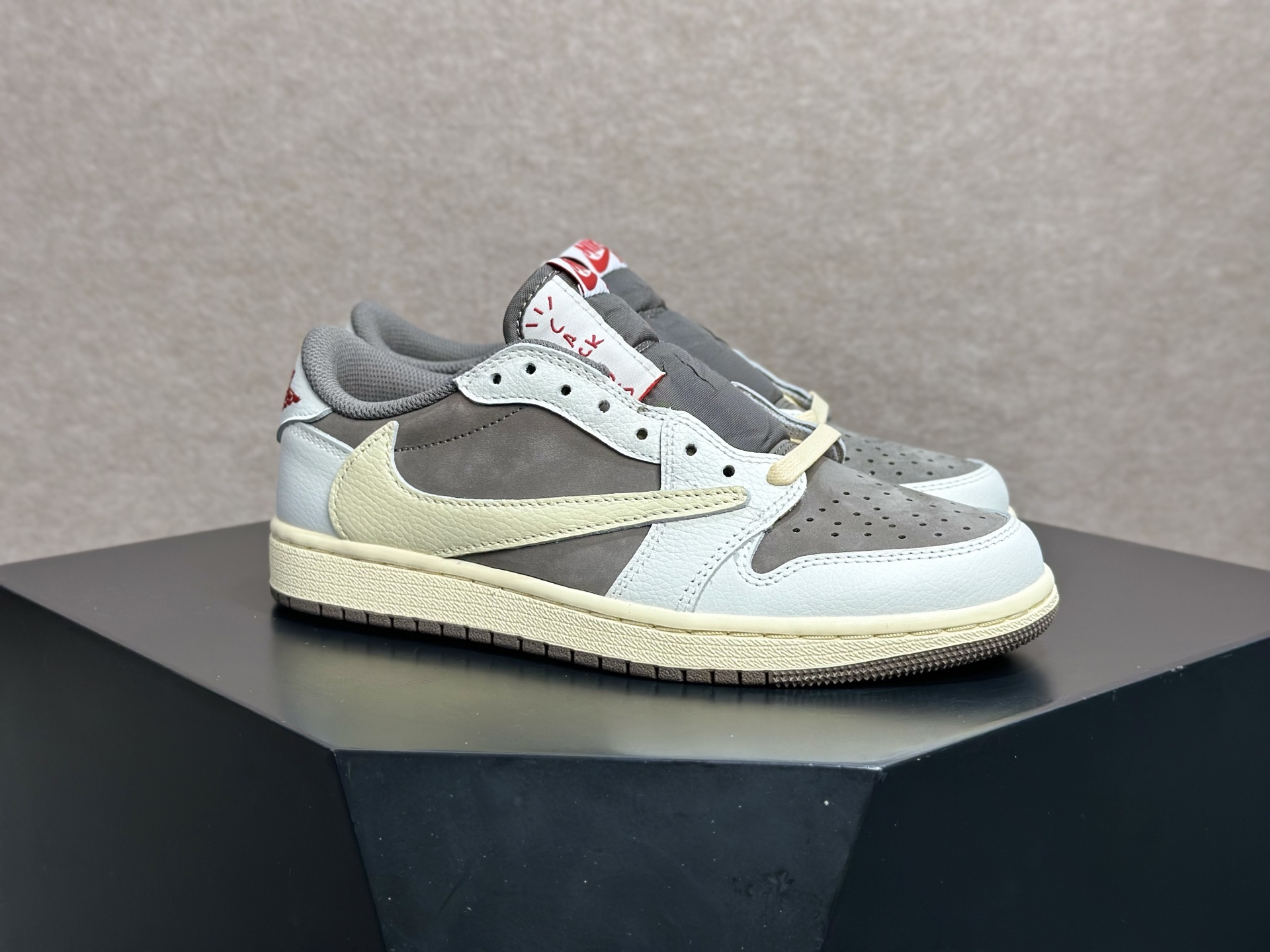 倒钩摩卡 复古质感拉满的美拉德神鞋 Travis Scott x AJ1 Low 摩卡倒钩 DM7866-162-Top High Quatity Cheap Sneakers Fashion Clothing Clothes Bags handbags Shoes of all Brand wholesale With The best Quality And Beautiful Price from China Factory Chinese suppliers wholesaler seller 倒钩摩卡 复古质感拉满的美拉德神鞋 Travis Scott x AJ1 Low 摩卡倒钩 DM7866-162