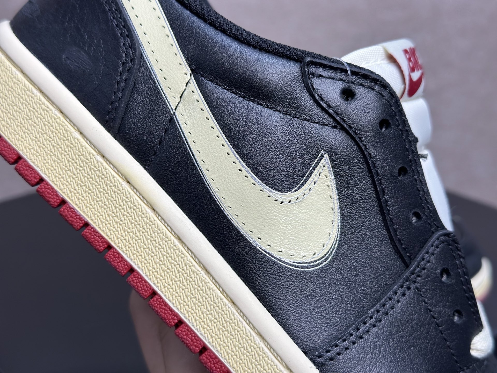 260 AJ1 黑金倒钩 复古高级感直接拉满的街头神鞋 Air Jordan 1 Low 黑金倒钩 经典黑皮 DZ0790-001-Chinese UA Cheap High Quatity Brand Clothes Bags handbags Sneakers wholesale wholesaler seller from China Factory suppliers Fashion Clothing Shoes best Quality Beautiful Price 260 AJ1 黑金倒钩 复古高级感直接拉满的街头神鞋 Air Jordan 1 Low 黑金倒钩 经典黑皮 DZ0790-001