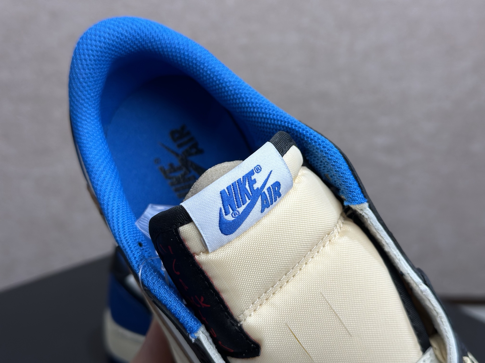 260 闪电倒钩 三方联名封神的街头神鞋 Travis Scott x AJ1 Low 闪电倒钩 DM7866-140