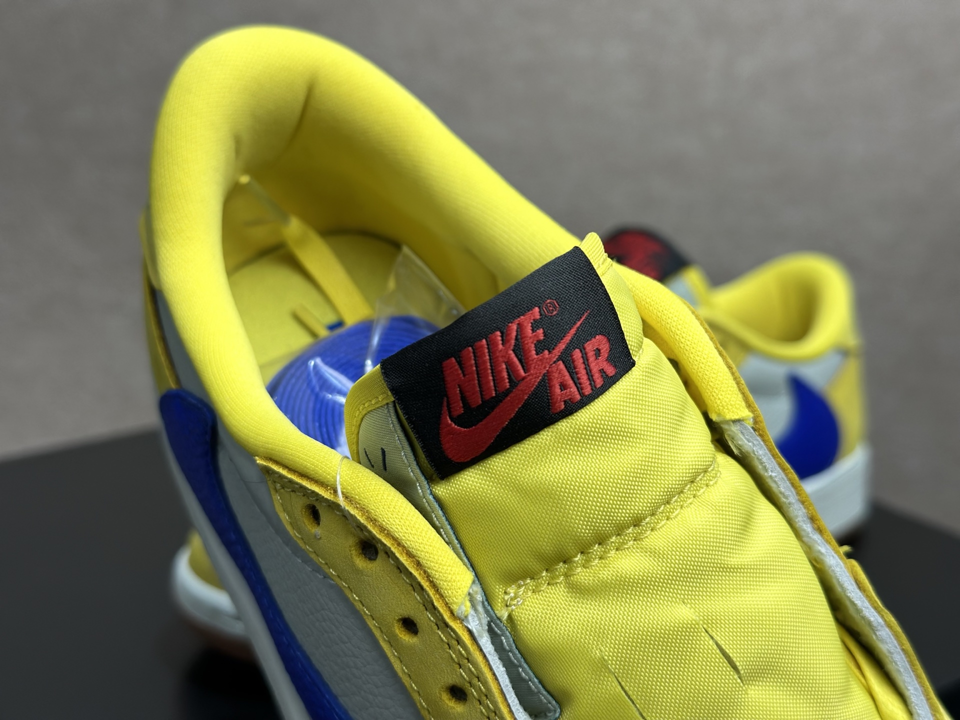 金丝雀黄倒钩 活力复古感直接拉满的街头神鞋 Travis Scott x AJ1 Low 金丝雀黄倒钩 DZ4137-700-Top High Quatity Cheap Sneakers Fashion Clothing Clothes Bags handbags Shoes of all Brand wholesale With The best Quality And Beautiful Price from China Factory Chinese suppliers wholesaler seller 金丝雀黄倒钩 活力复古感直接拉满的街头神鞋 Travis Scott x AJ1 Low 金丝雀黄倒钩 DZ4137-700