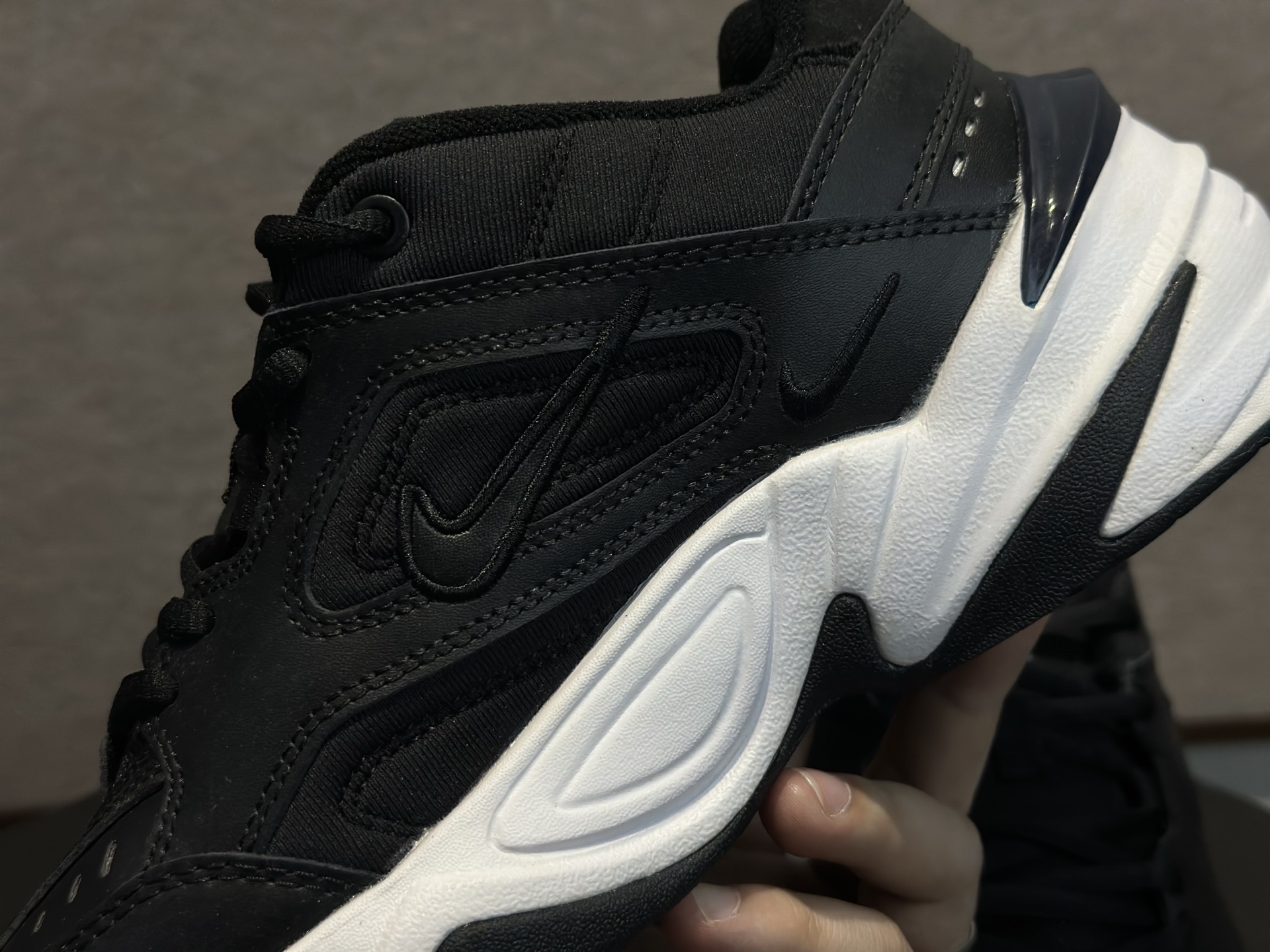 200 耐克 Nike M2K Tekno 系列低帮复古潮流百搭旅游老爹风休闲运动鞋 “黑白纯黑” AV4789-002-Chinese UA Cheap High Quatity Brand Clothes Bags handbags Sneakers wholesale wholesaler seller from China Factory suppliers Fashion Clothing Shoes best Quality Beautiful Price 200 耐克 Nike M2K Tekno 系列低帮复古潮流百搭旅游老爹风休闲运动鞋 “黑白纯黑” AV4789-002