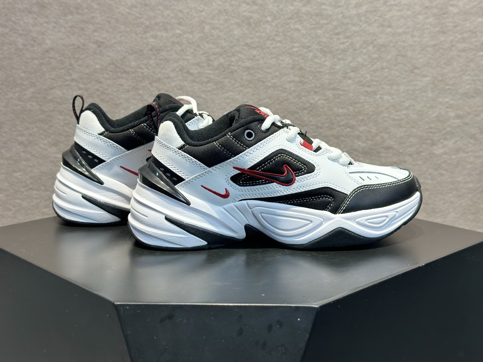 200 耐克 Nike M2K Tekno 系列低帮复古潮流百搭旅游老爹休闲运动鞋 “白黑红” AV4789-104-Chinese UA Cheap High Quatity Brand Clothes Bags handbags Sneakers wholesale wholesaler seller from China Factory suppliers Fashion Clothing Shoes best Quality Beautiful Price 200 耐克 Nike M2K Tekno 系列低帮复古潮流百搭旅游老爹休闲运动鞋 “白黑红” AV4789-104