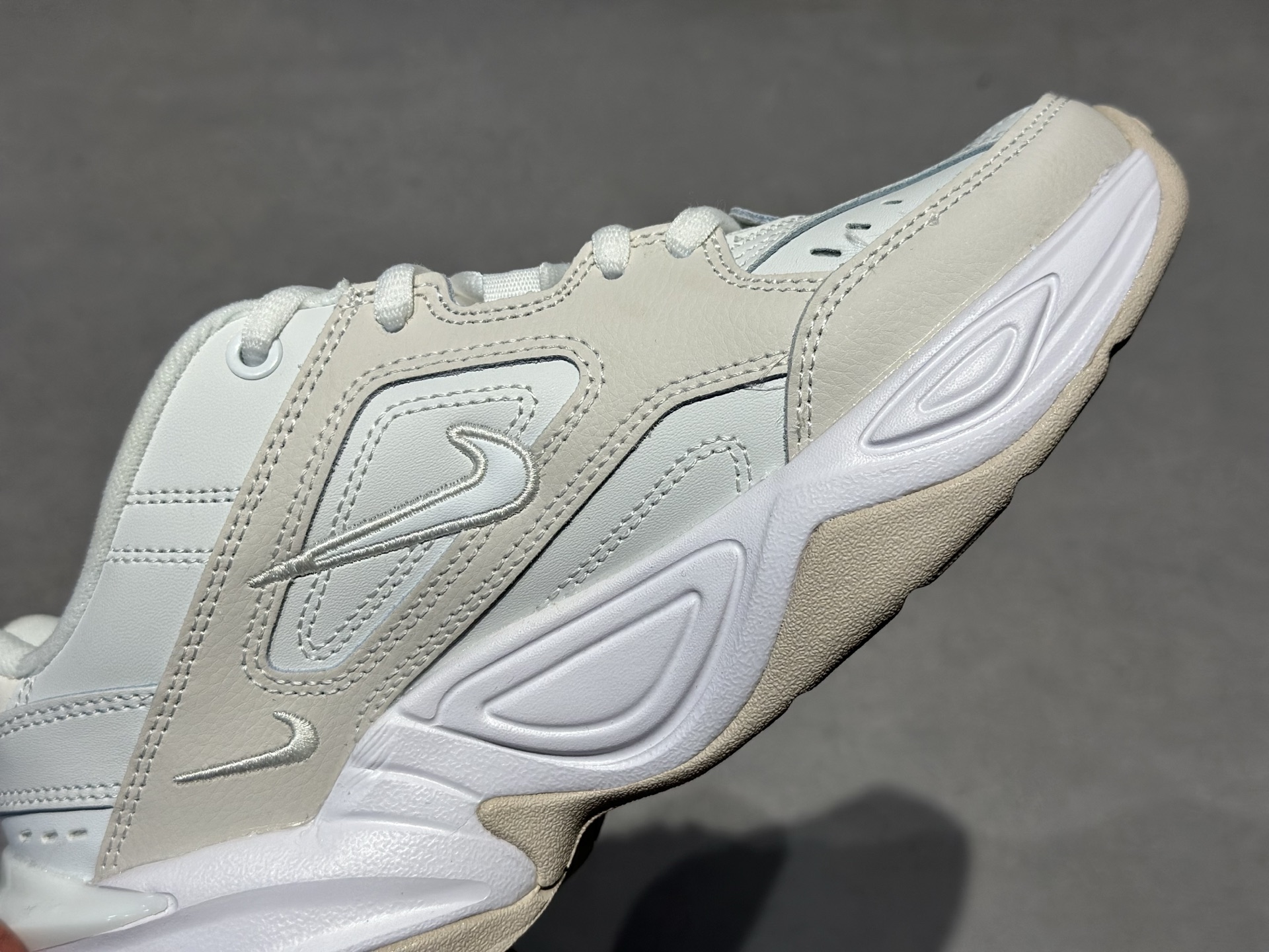 200 Nike M2K Tekno 奶白浅灰