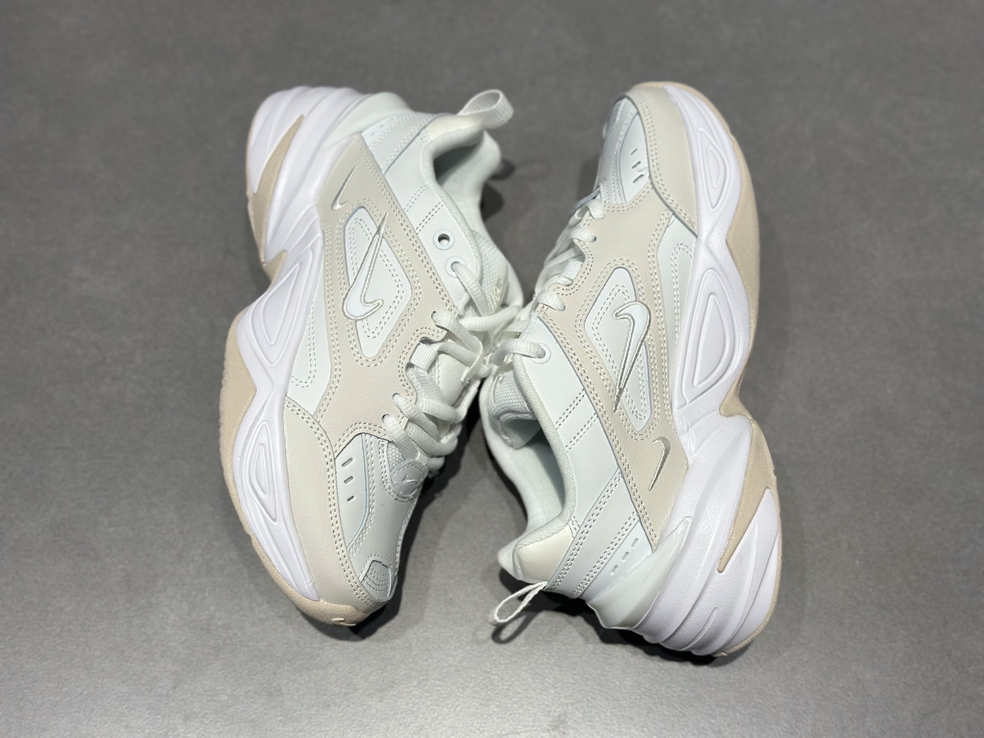 200 Nike M2K Tekno 奶白浅灰