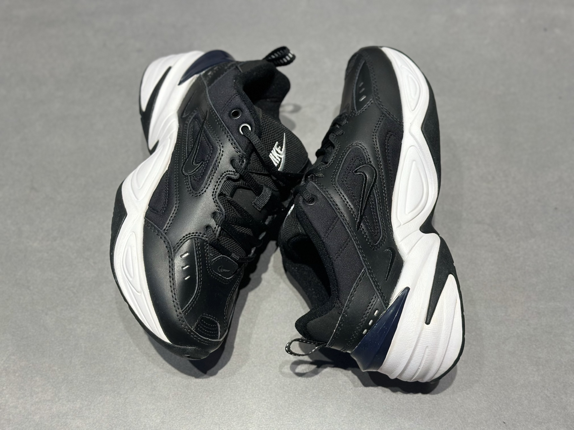 200 黑白藏蓝撞色也太酷了吧 Nike M2K Tekno 复古老爹鞋 增高显瘦还百搭