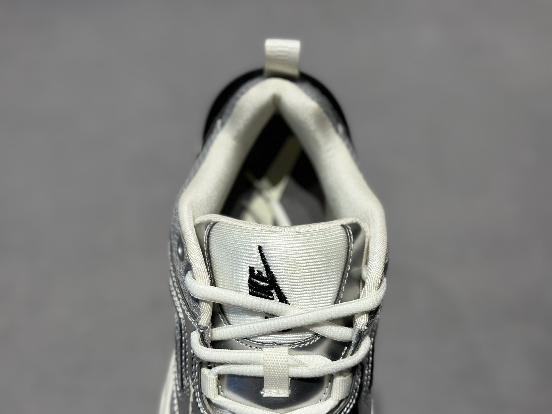 200 Nike M2K Tekno 银灰亮面 品质细节拉满