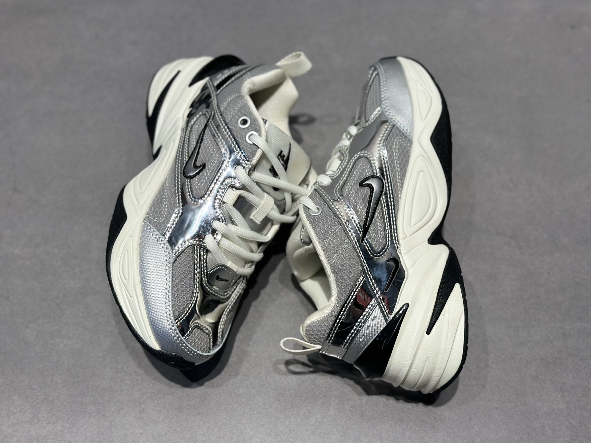 200 Nike M2K Tekno 银灰亮面 品质细节拉满