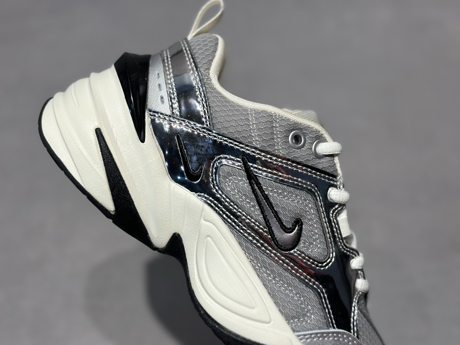200 Nike M2K Tekno 银灰亮面 品质细节拉满