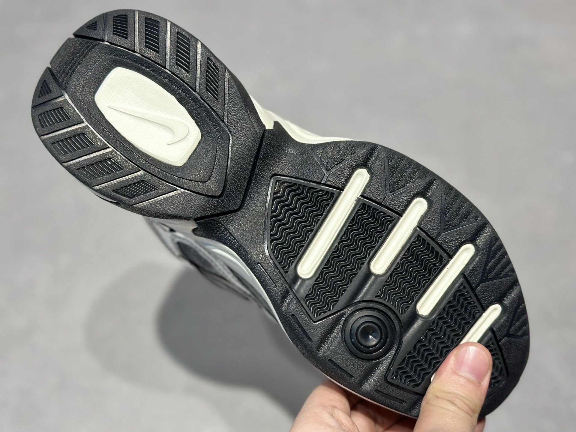 200 Nike M2K Tekno 银灰亮面 品质细节拉满