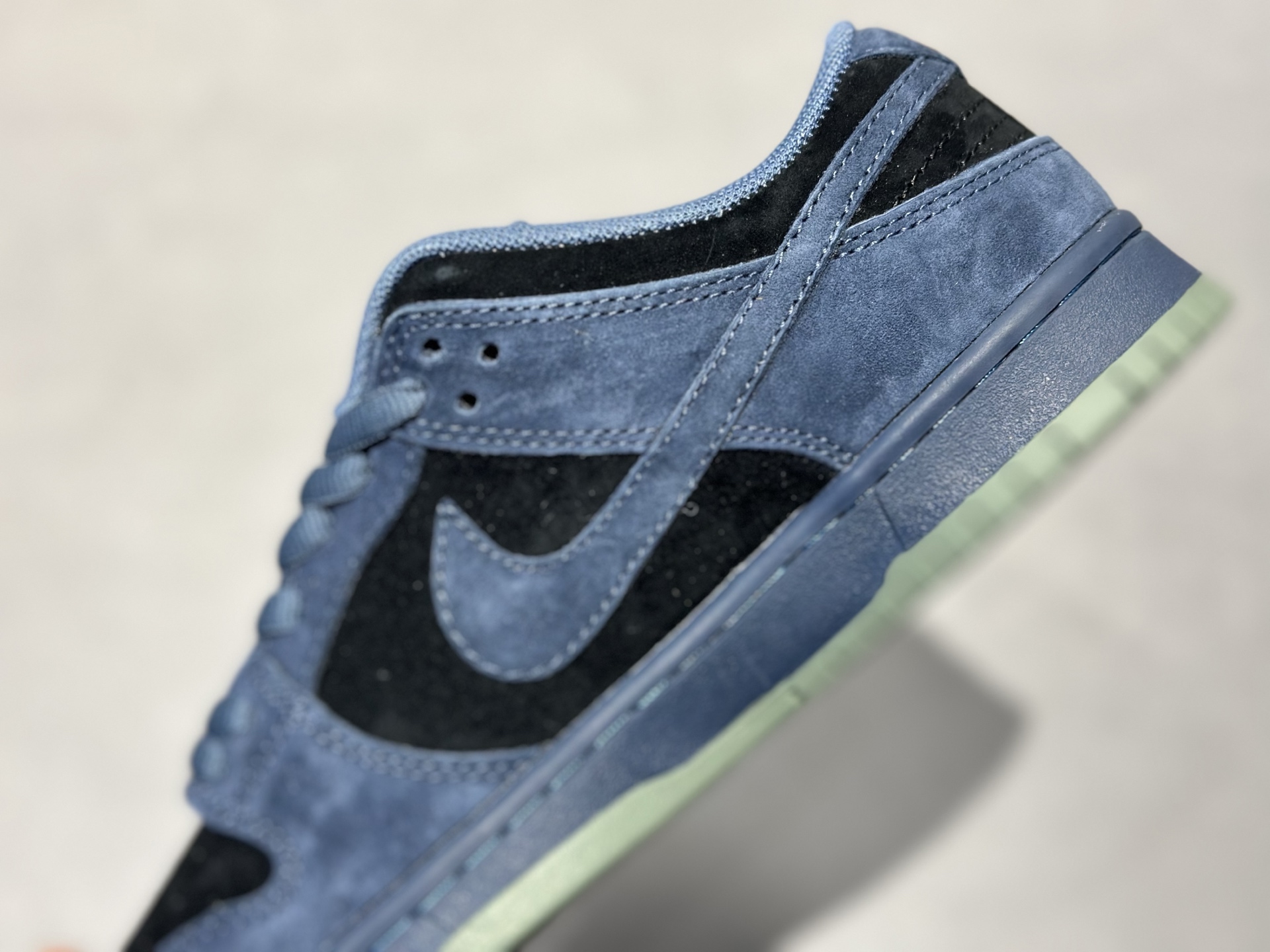Nike SB Dunk Low 蓝黑翻毛皮款上新 304292-440-Top High Quatity Cheap Sneakers Fashion Clothing Clothes Bags handbags Shoes of all Brand wholesale With The best Quality And Beautiful Price from China Factory Chinese suppliers wholesaler seller Nike SB Dunk Low 蓝黑翻毛皮款上新 304292-440