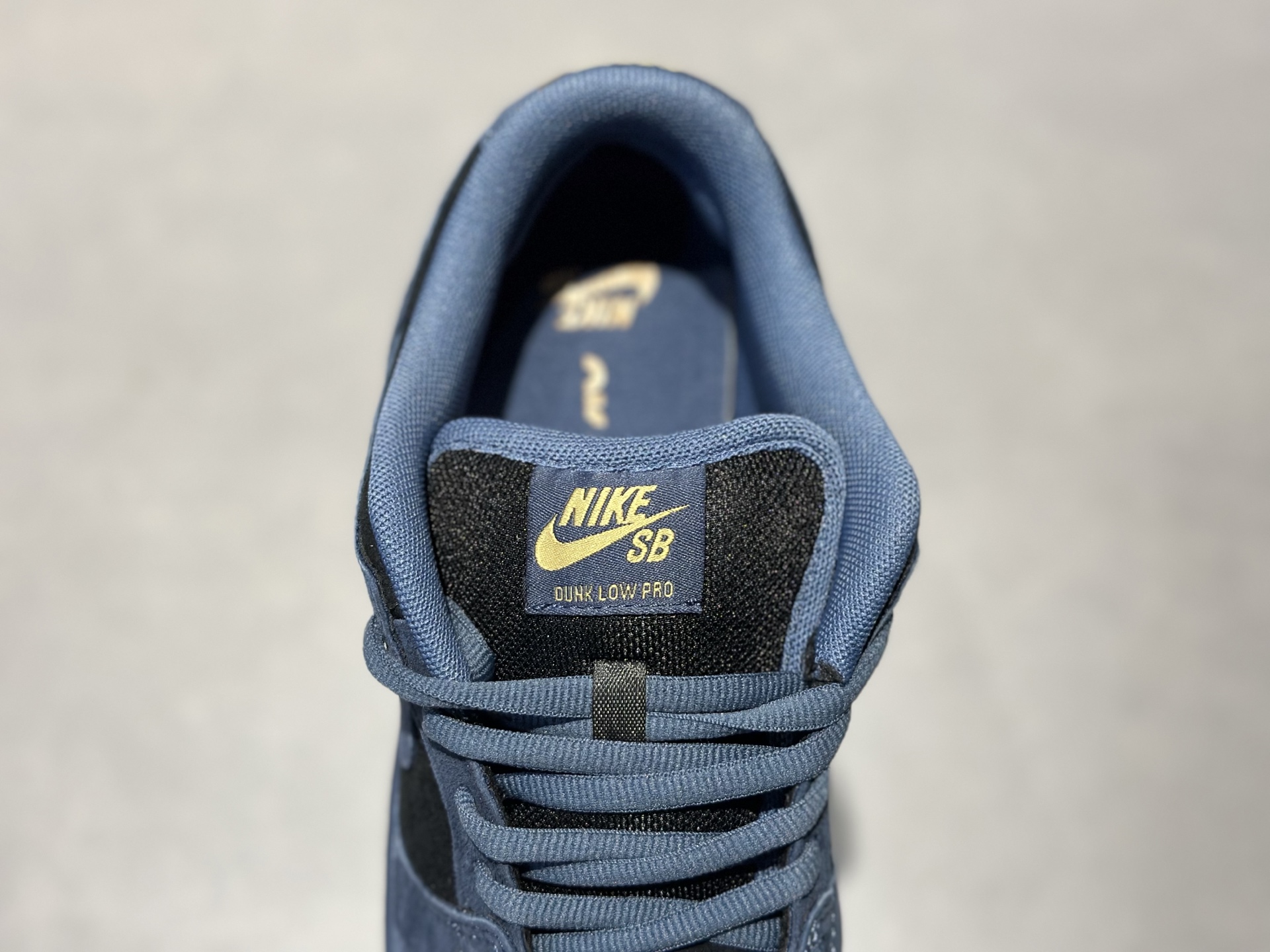Nike SB Dunk Low 蓝黑翻毛皮款上新 304292-440-Top High Quatity Cheap Sneakers Fashion Clothing Clothes Bags handbags Shoes of all Brand wholesale With The best Quality And Beautiful Price from China Factory Chinese suppliers wholesaler seller Nike SB Dunk Low 蓝黑翻毛皮款上新 304292-440