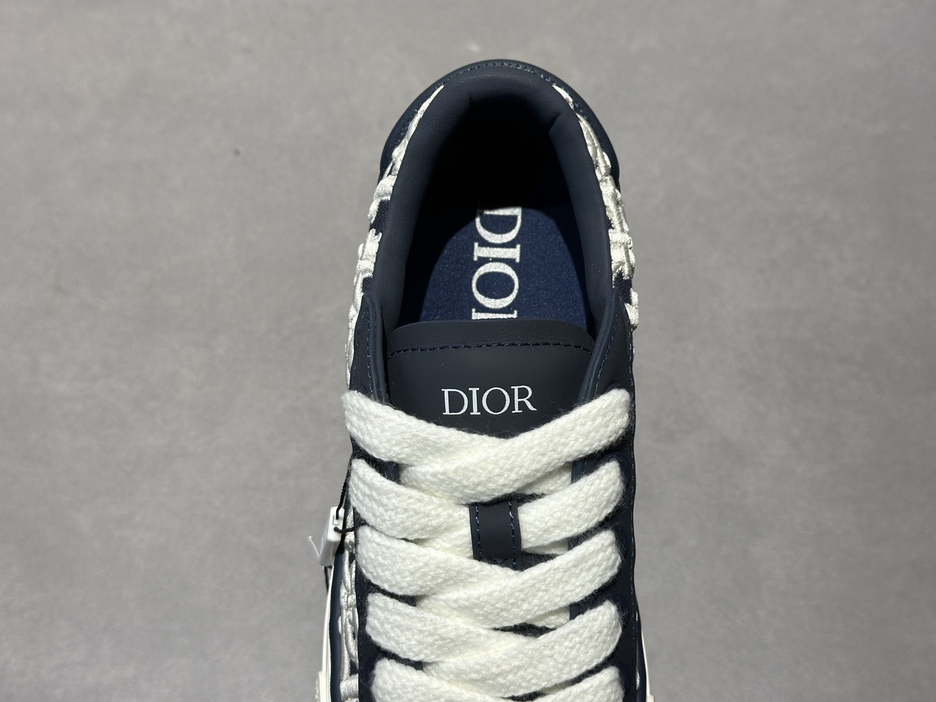400 Dior B33 老花厚底鞋上新 藏青皮革 米白 Oblique 刺绣 自带高级滤镜