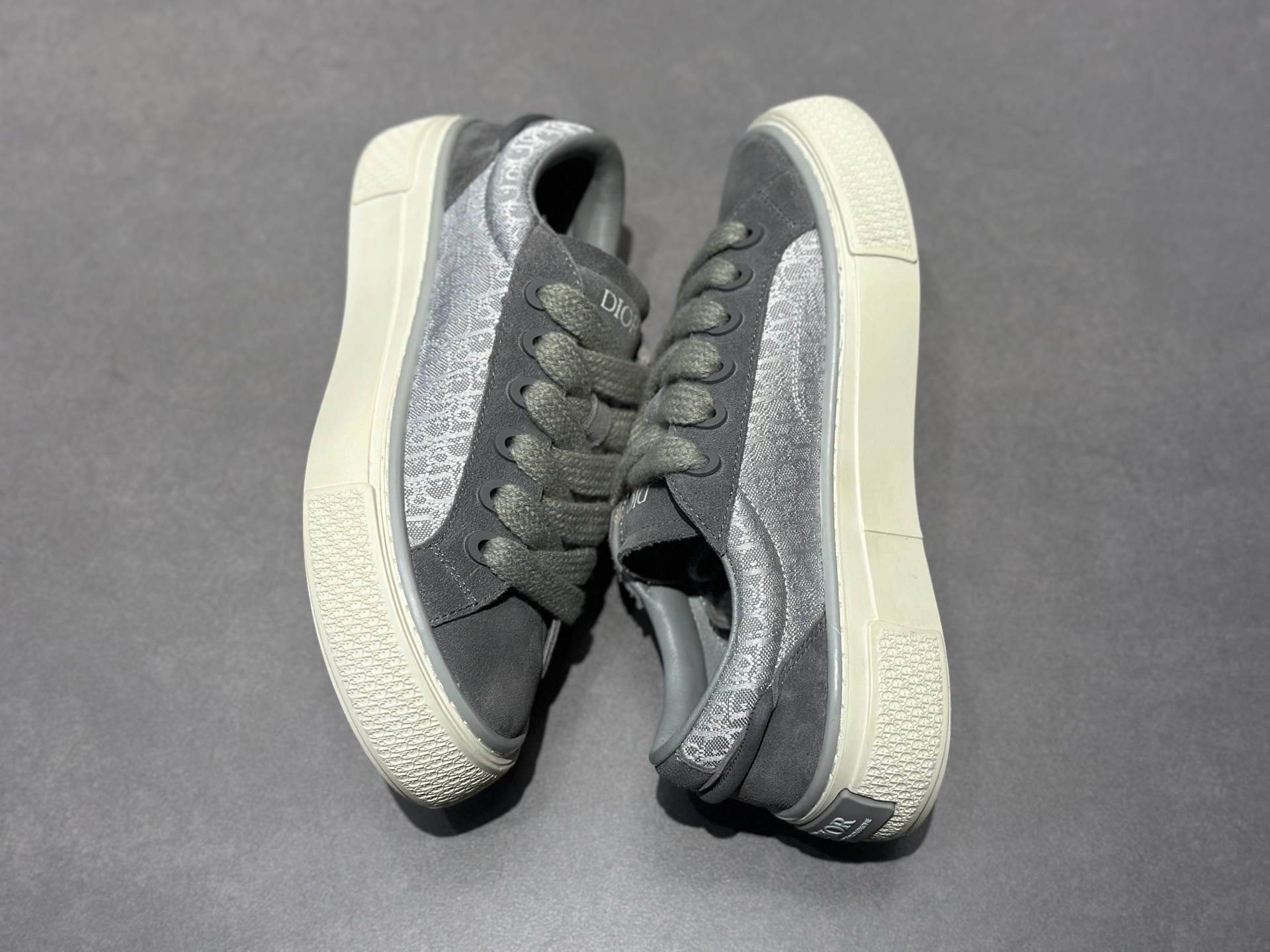 400 Dior B33 深灰老花厚底鞋上新 翻毛皮 Oblique 提花 低调又高级-Chinese UA Cheap High Quatity Brand Clothes Bags handbags Sneakers wholesale wholesaler seller from China Factory suppliers Fashion Clothing Shoes best Quality Beautiful Price 400 Dior B33 深灰老花厚底鞋上新 翻毛皮 Oblique 提花 低调又高级