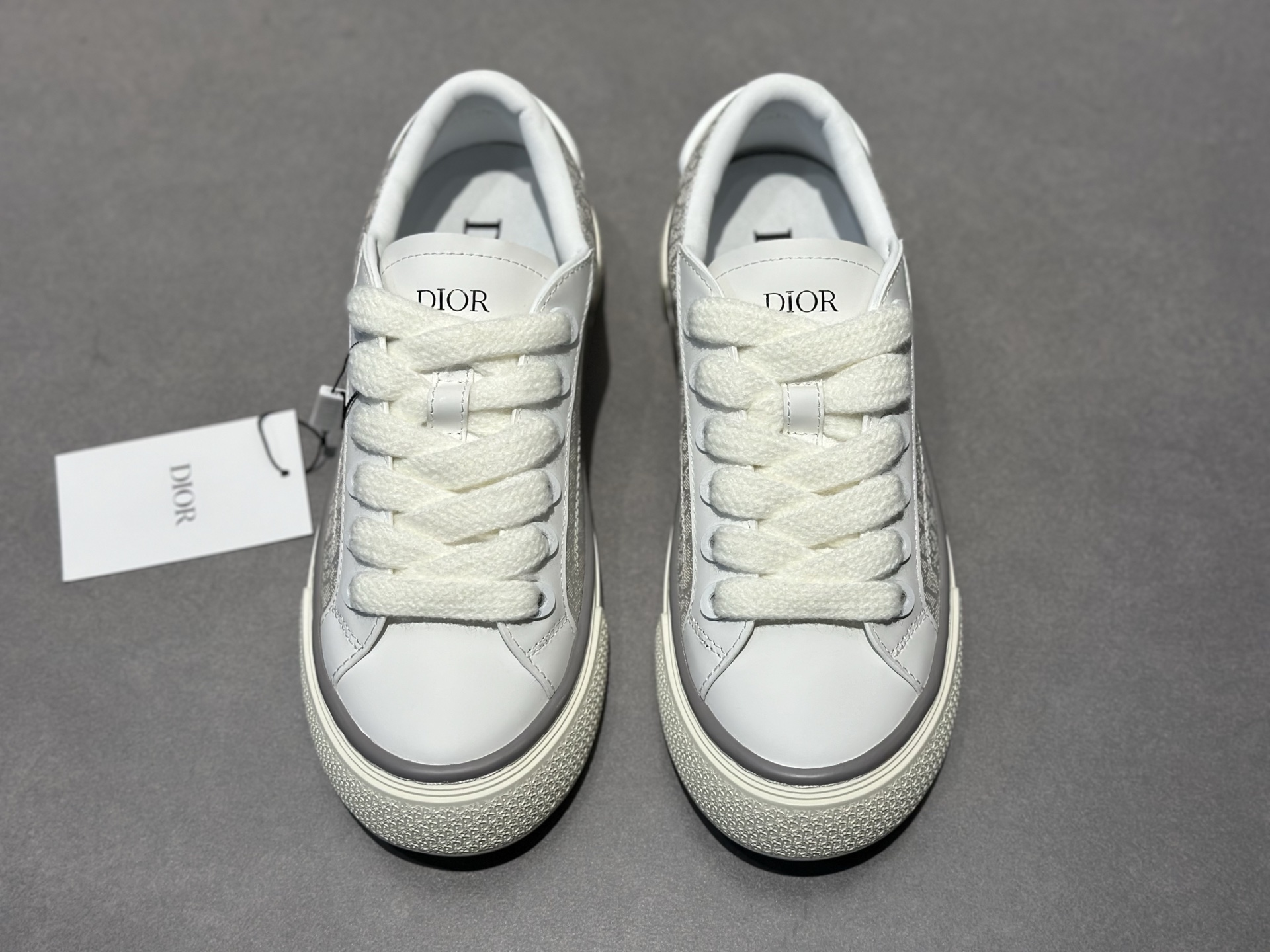 Dior B33 米白老花厚底鞋上新 皮革 Oblique 提花 干净又高级-Top High Quatity Cheap Sneakers Fashion Clothing Clothes Bags handbags Shoes of all Brand wholesale With The best Quality And Beautiful Price from China Factory Chinese suppliers wholesaler seller Dior B33 米白老花厚底鞋上新 皮革 Oblique 提花 干净又高级