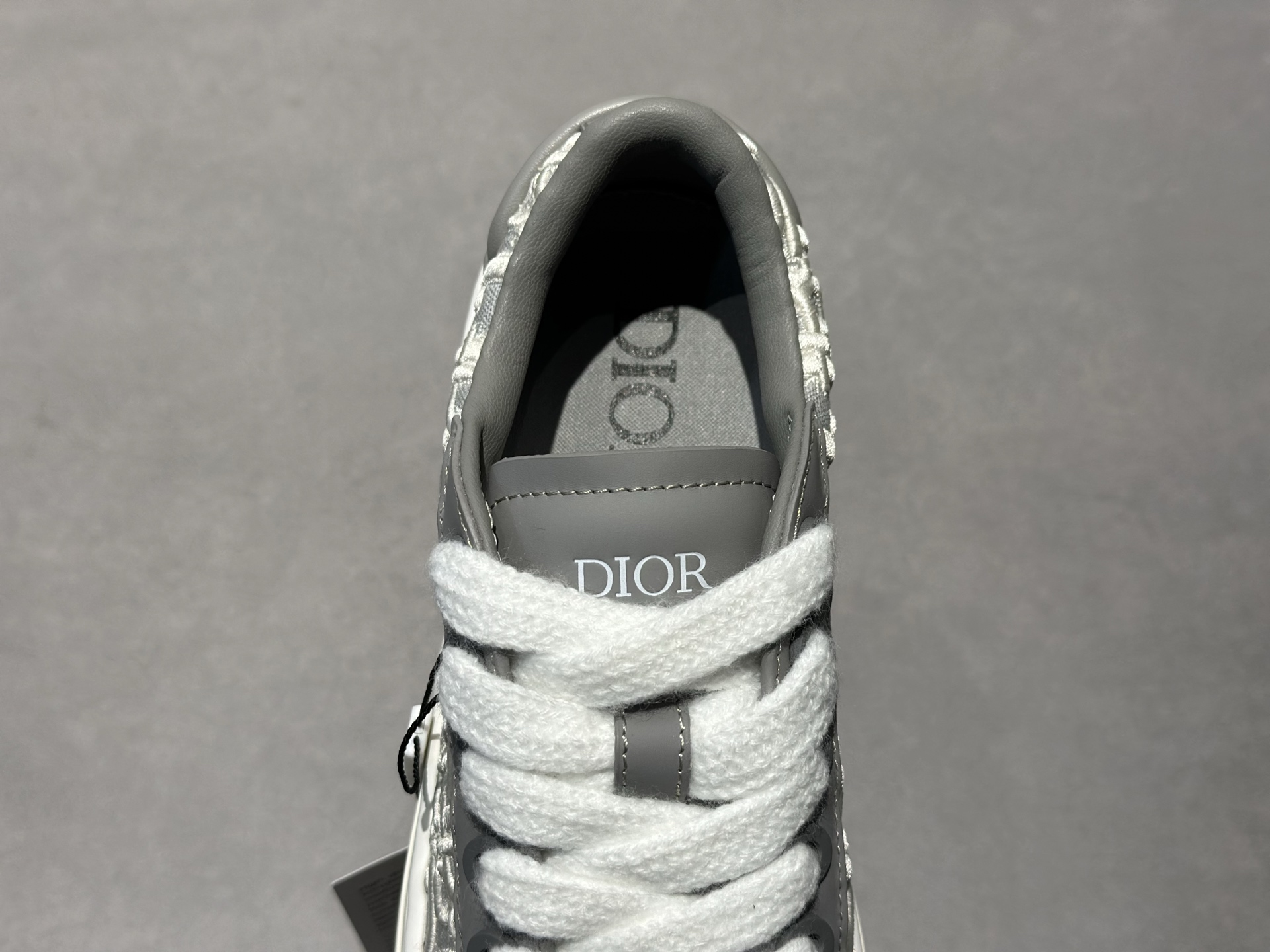 Dior B33 灰皮老花厚底鞋上新 皮革 Oblique 刺绣 低调又有质感-Top High Quatity Cheap Sneakers Fashion Clothing Clothes Bags handbags Shoes of all Brand wholesale With The best Quality And Beautiful Price from China Factory Chinese suppliers wholesaler seller Dior B33 灰皮老花厚底鞋上新 皮革 Oblique 刺绣 低调又有质感