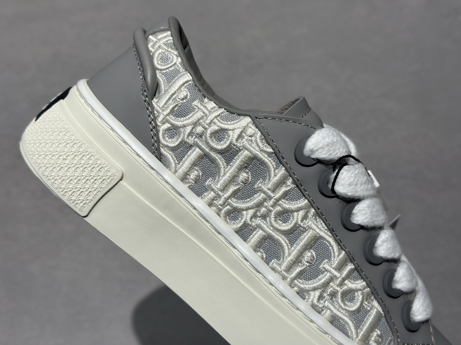 Dior B33 灰皮老花厚底鞋上新 皮革 Oblique 刺绣 低调又有质感-Top High Quatity Cheap Sneakers Fashion Clothing Clothes Bags handbags Shoes of all Brand wholesale With The best Quality And Beautiful Price from China Factory Chinese suppliers wholesaler seller Dior B33 灰皮老花厚底鞋上新 皮革 Oblique 刺绣 低调又有质感