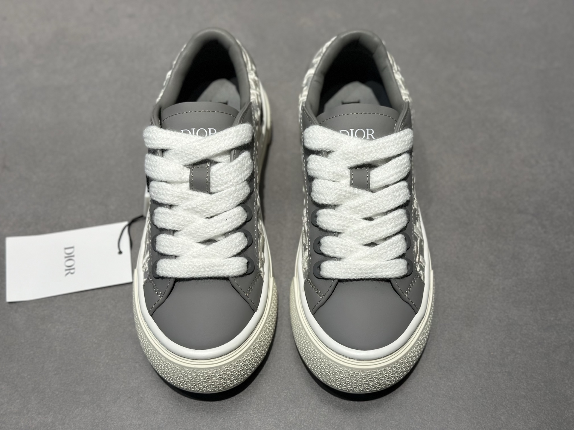 Dior B33 灰皮老花厚底鞋上新 皮革 Oblique 刺绣 低调又有质感-Top High Quatity Cheap Sneakers Fashion Clothing Clothes Bags handbags Shoes of all Brand wholesale With The best Quality And Beautiful Price from China Factory Chinese suppliers wholesaler seller Dior B33 灰皮老花厚底鞋上新 皮革 Oblique 刺绣 低调又有质感