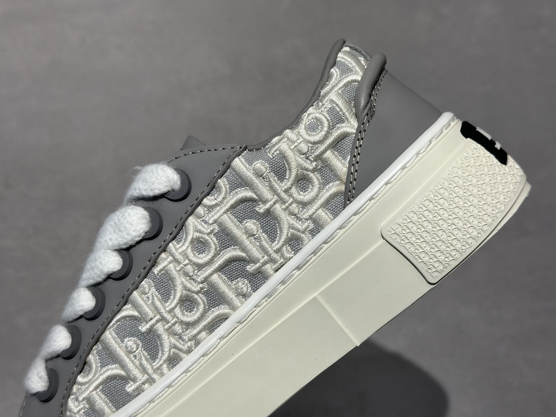 Dior B33 灰皮老花厚底鞋上新 皮革 Oblique 刺绣 低调又有质感-Top High Quatity Cheap Sneakers Fashion Clothing Clothes Bags handbags Shoes of all Brand wholesale With The best Quality And Beautiful Price from China Factory Chinese suppliers wholesaler seller Dior B33 灰皮老花厚底鞋上新 皮革 Oblique 刺绣 低调又有质感