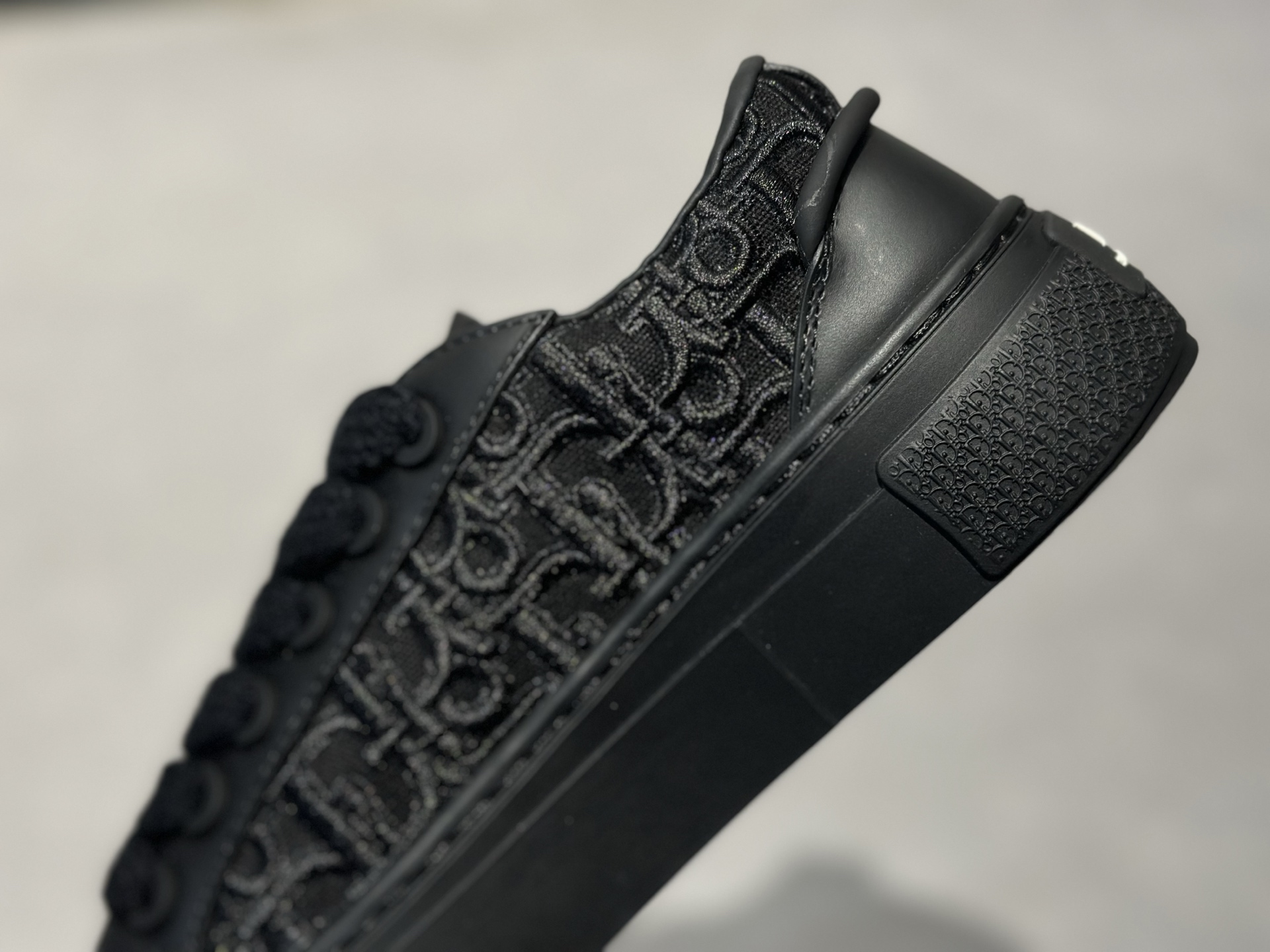 Dior B33 全黑老花厚底鞋上新 皮革 Oblique 刺绣 酷飒又高级 3DE301ZRW_H860-Top High Quatity Cheap Sneakers Fashion Clothing Clothes Bags handbags Shoes of all Brand wholesale With The best Quality And Beautiful Price from China Factory Chinese suppliers wholesaler seller Dior B33 全黑老花厚底鞋上新 皮革 Oblique 刺绣 酷飒又高级 3DE301ZRW_H860