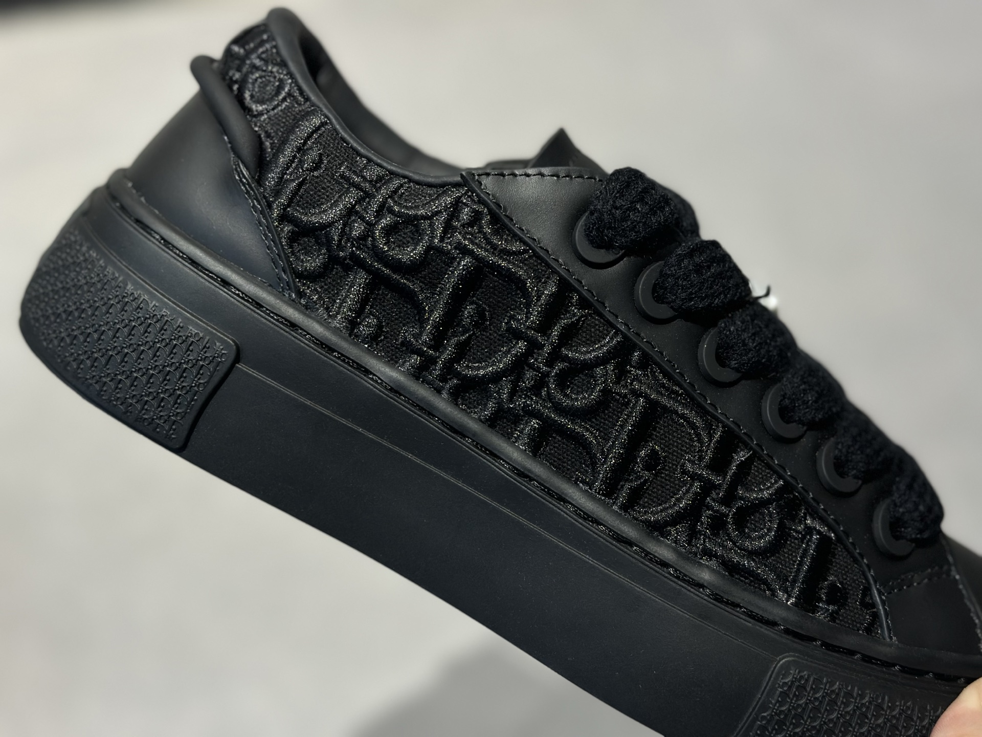 Dior B33 全黑老花厚底鞋上新 皮革 Oblique 刺绣 酷飒又高级 3DE301ZRW_H860-Top High Quatity Cheap Sneakers Fashion Clothing Clothes Bags handbags Shoes of all Brand wholesale With The best Quality And Beautiful Price from China Factory Chinese suppliers wholesaler seller Dior B33 全黑老花厚底鞋上新 皮革 Oblique 刺绣 酷飒又高级 3DE301ZRW_H860