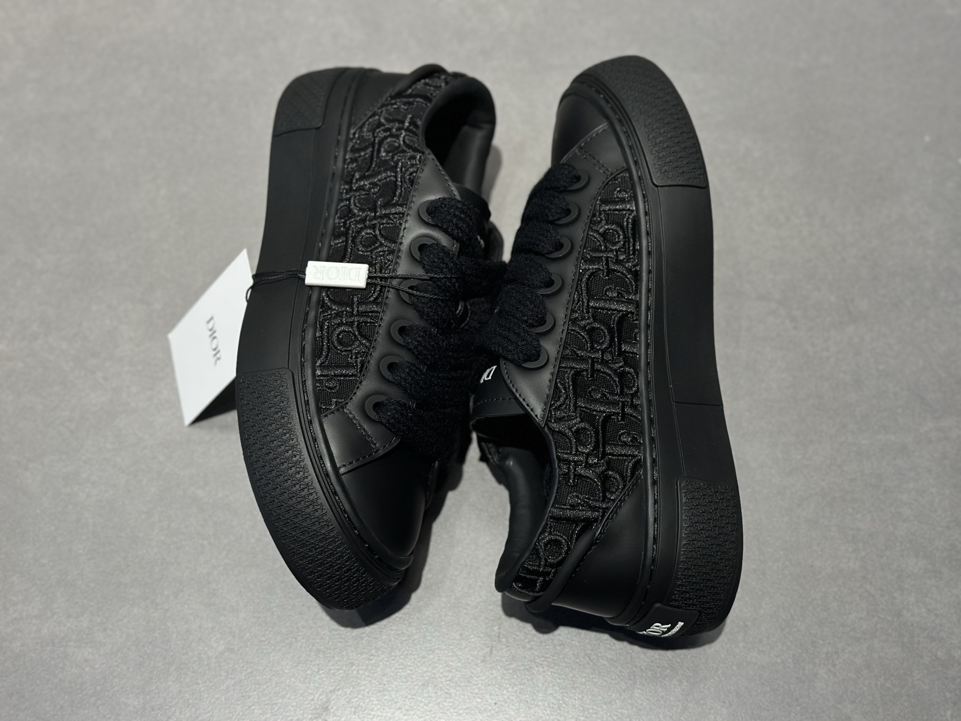 Dior B33 全黑老花厚底鞋上新 皮革 Oblique 刺绣 酷飒又高级 3DE301ZRW_H860-Top High Quatity Cheap Sneakers Fashion Clothing Clothes Bags handbags Shoes of all Brand wholesale With The best Quality And Beautiful Price from China Factory Chinese suppliers wholesaler seller Dior B33 全黑老花厚底鞋上新 皮革 Oblique 刺绣 酷飒又高级 3DE301ZRW_H860