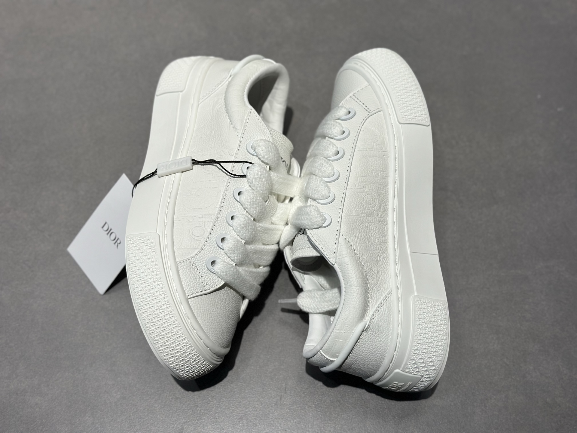 Dior B33 全白老花厚底鞋上新 荔枝纹皮革 Oblique 压纹 干净又高级 3DE301ZRW_H860-Top High Quatity Cheap Sneakers Fashion Clothing Clothes Bags handbags Shoes of all Brand wholesale With The best Quality And Beautiful Price from China Factory Chinese suppliers wholesaler seller Dior B33 全白老花厚底鞋上新 荔枝纹皮革 Oblique 压纹 干净又高级 3DE301ZRW_H860