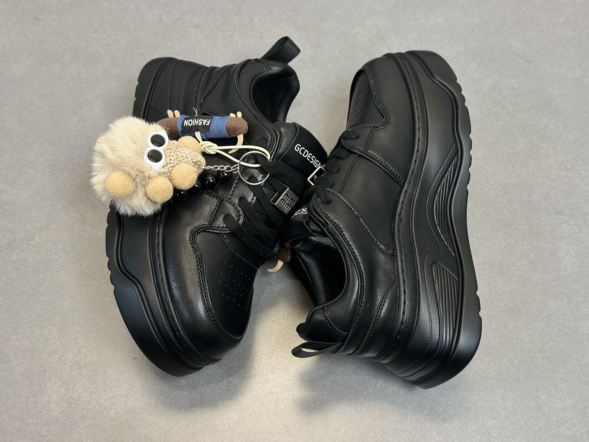 全黑厚底萌系挂饰鞋 # GGCC 厚底增高甜酷板鞋 圆头轮廓-Top High Quatity Cheap Sneakers Fashion Clothing Clothes Bags handbags Shoes of all Brand wholesale With The best Quality And Beautiful Price from China Factory Chinese suppliers wholesaler seller 全黑厚底萌系挂饰鞋 # GGCC 厚底增高甜酷板鞋 圆头轮廓