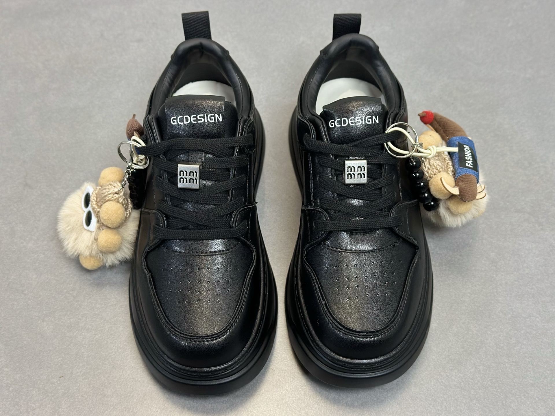 全黑厚底萌系挂饰鞋 # GGCC 厚底增高甜酷板鞋 圆头轮廓-Top High Quatity Cheap Sneakers Fashion Clothing Clothes Bags handbags Shoes of all Brand wholesale With The best Quality And Beautiful Price from China Factory Chinese suppliers wholesaler seller 全黑厚底萌系挂饰鞋 # GGCC 厚底增高甜酷板鞋 圆头轮廓