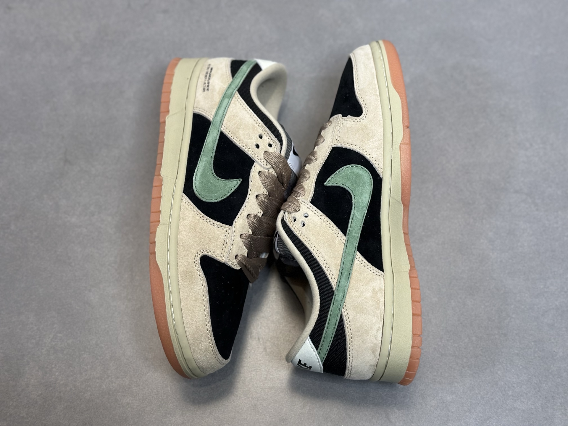 NIKE SB Dunk Low 复古做旧款 Dunk 复古做旧 抹茶勾 HJ0367-200 LT 米黑拼色-Top High Quatity Cheap Sneakers Fashion Clothing Clothes Bags handbags Shoes of all Brand wholesale With The best Quality And Beautiful Price from China Factory Chinese suppliers wholesaler seller NIKE SB Dunk Low 复古做旧款 Dunk 复古做旧 抹茶勾 HJ0367-200 LT 米黑拼色