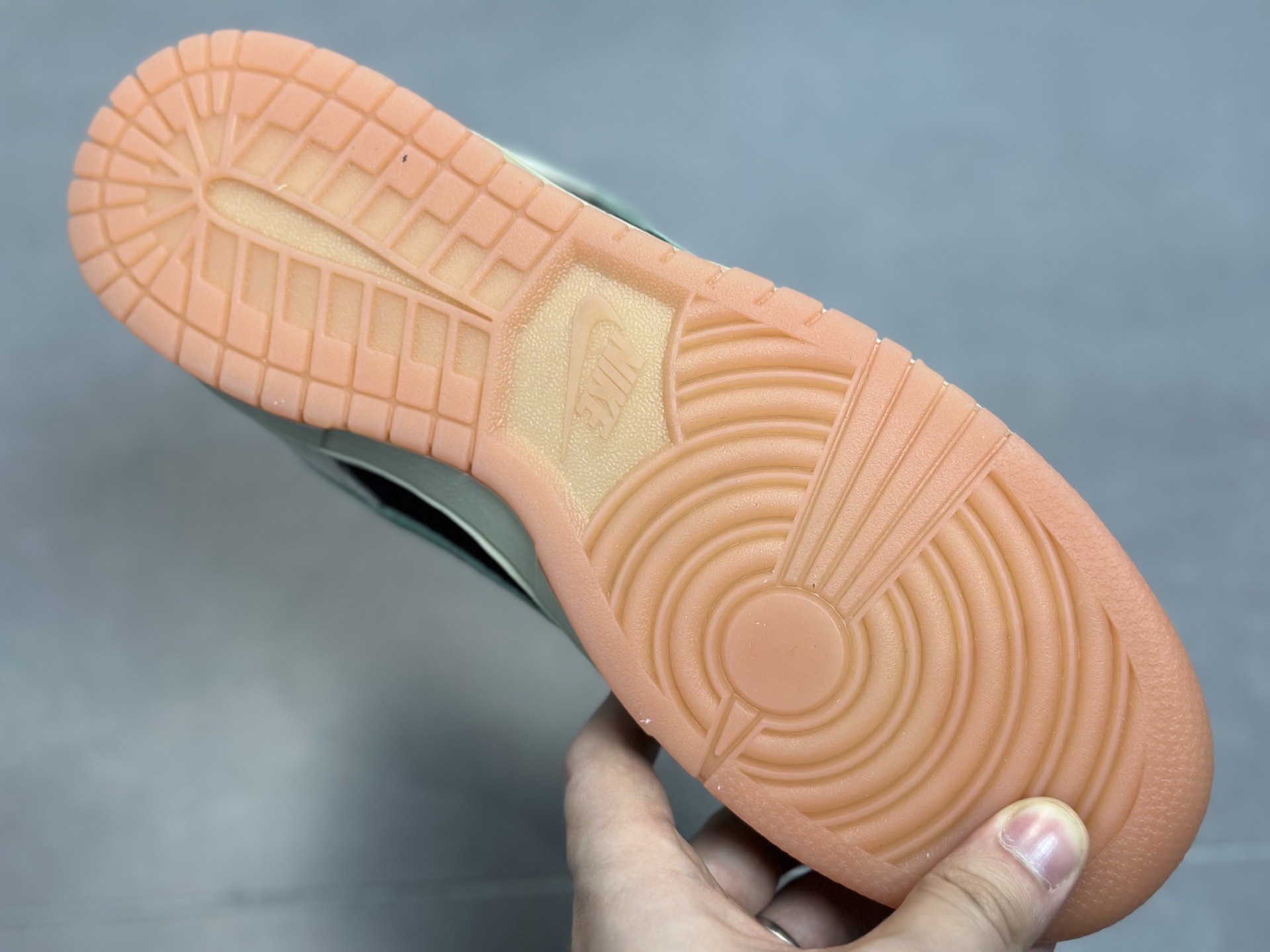 NIKE SB Dunk Low 复古做旧款 Dunk 复古做旧 抹茶勾 HJ0367-200 LT 米黑拼色-Top High Quatity Cheap Sneakers Fashion Clothing Clothes Bags handbags Shoes of all Brand wholesale With The best Quality And Beautiful Price from China Factory Chinese suppliers wholesaler seller NIKE SB Dunk Low 复古做旧款 Dunk 复古做旧 抹茶勾 HJ0367-200 LT 米黑拼色