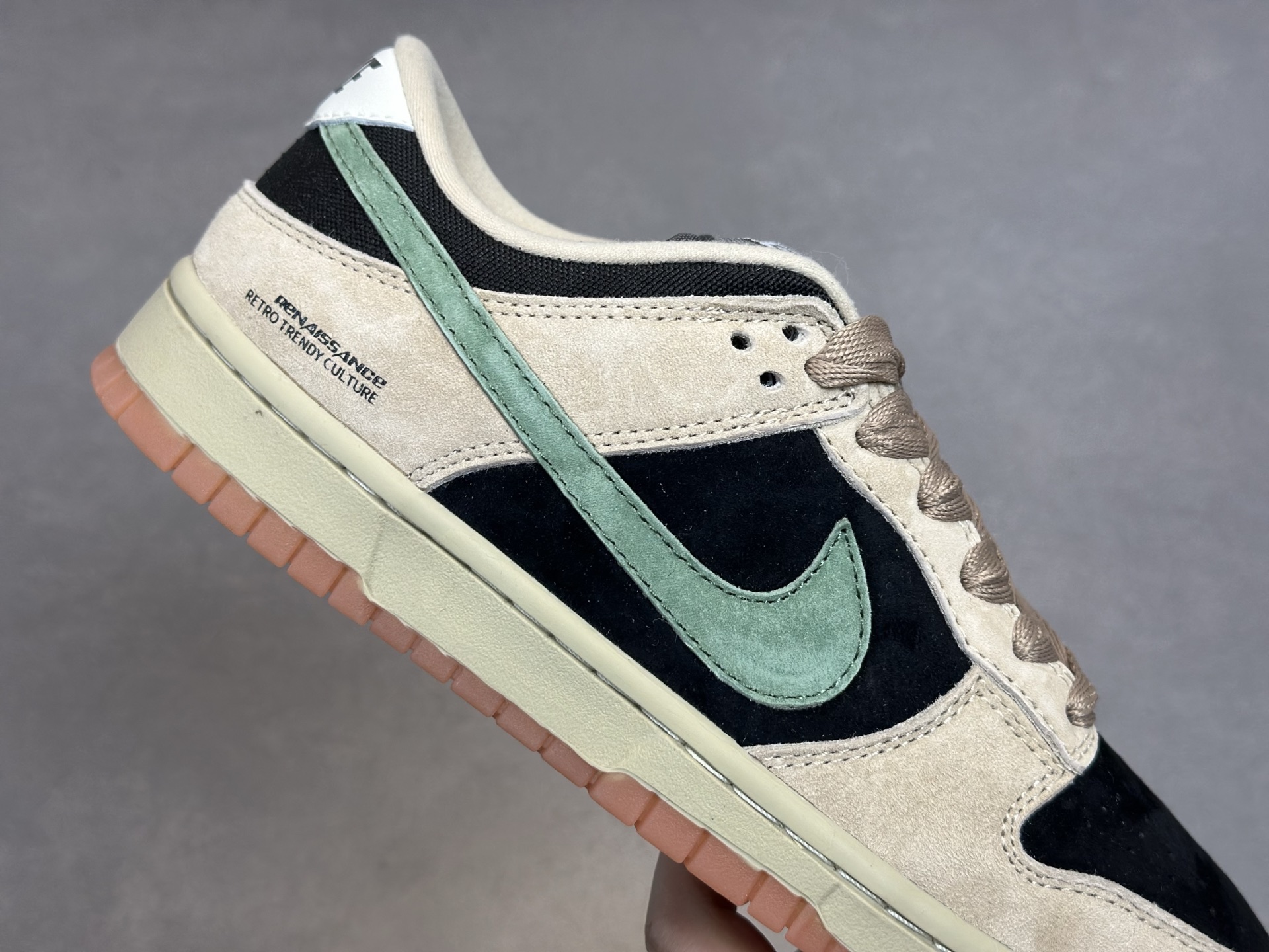 NIKE SB Dunk Low 复古做旧款 Dunk 复古做旧 抹茶勾 HJ0367-200 LT 米黑拼色-Top High Quatity Cheap Sneakers Fashion Clothing Clothes Bags handbags Shoes of all Brand wholesale With The best Quality And Beautiful Price from China Factory Chinese suppliers wholesaler seller NIKE SB Dunk Low 复古做旧款 Dunk 复古做旧 抹茶勾 HJ0367-200 LT 米黑拼色