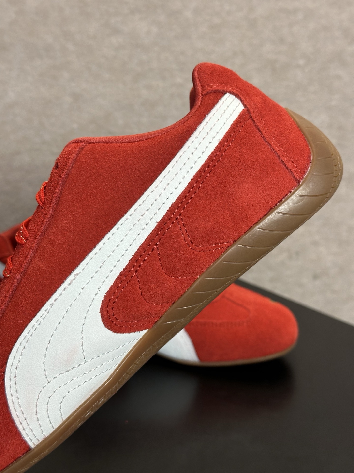 200 PUMA 红麂皮「马年限定」复古赛车鞋 酒红麂皮 烫金跃马
