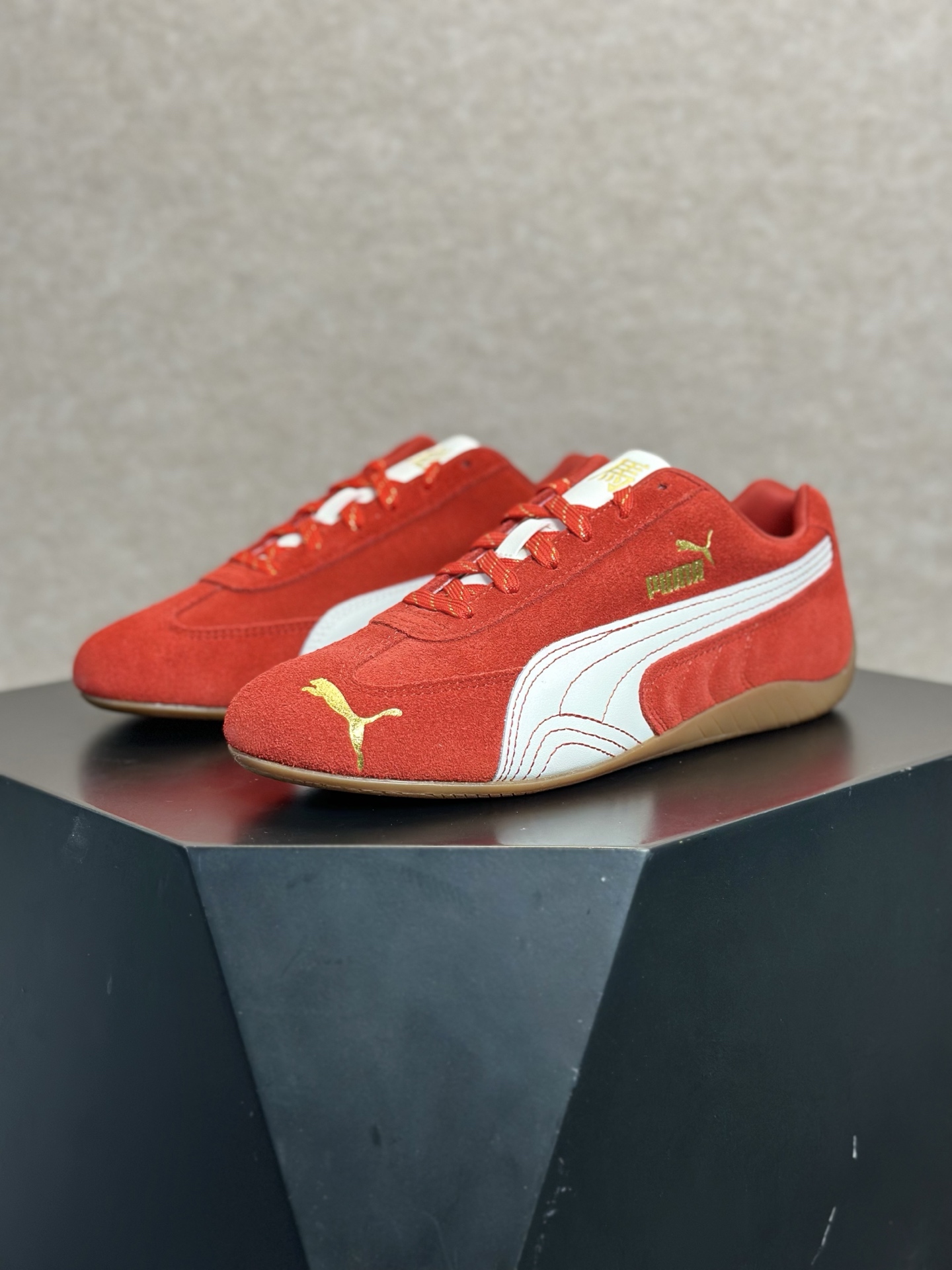200 PUMA 红麂皮「马年限定」复古赛车鞋 酒红麂皮 烫金跃马